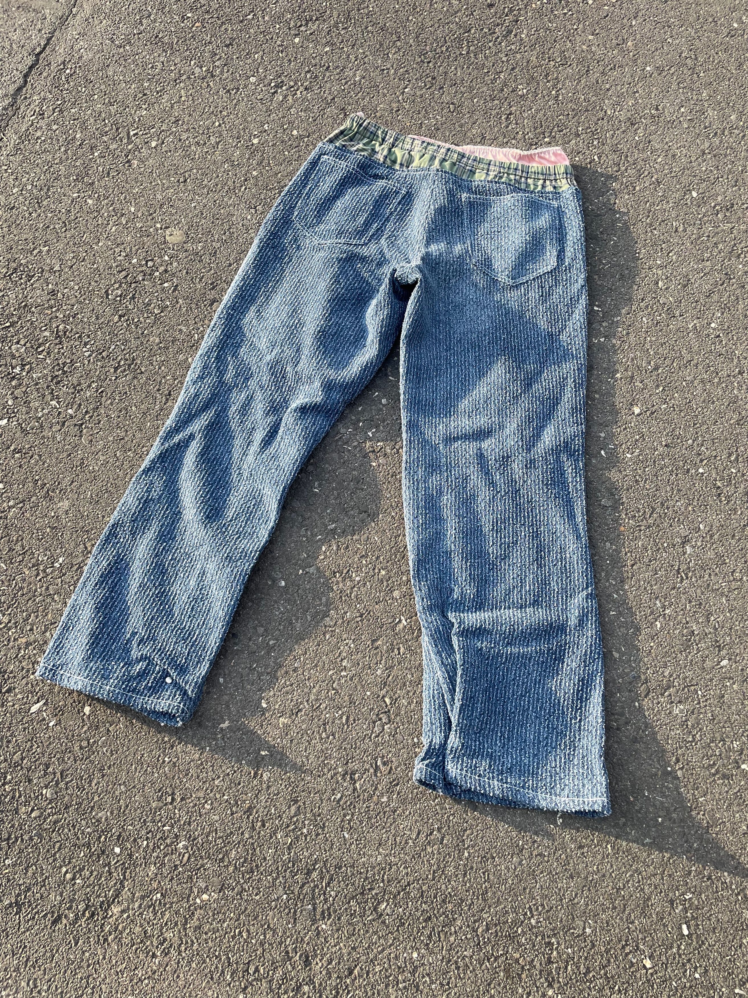 Heaven by Marc Jacobs Shredded Boxer Jeans from Heaven by Marc Jacobs Size 32" / US 10 / IT 46 - 5 Thumbnail