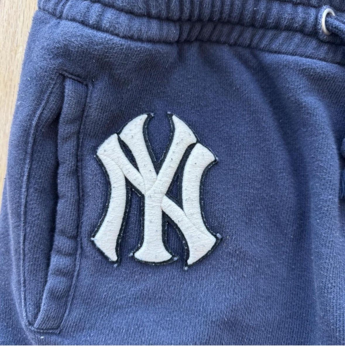 Gucci × New York Yankees Gucci x New York sweatpants Size US 33 - 4 Thumbnail