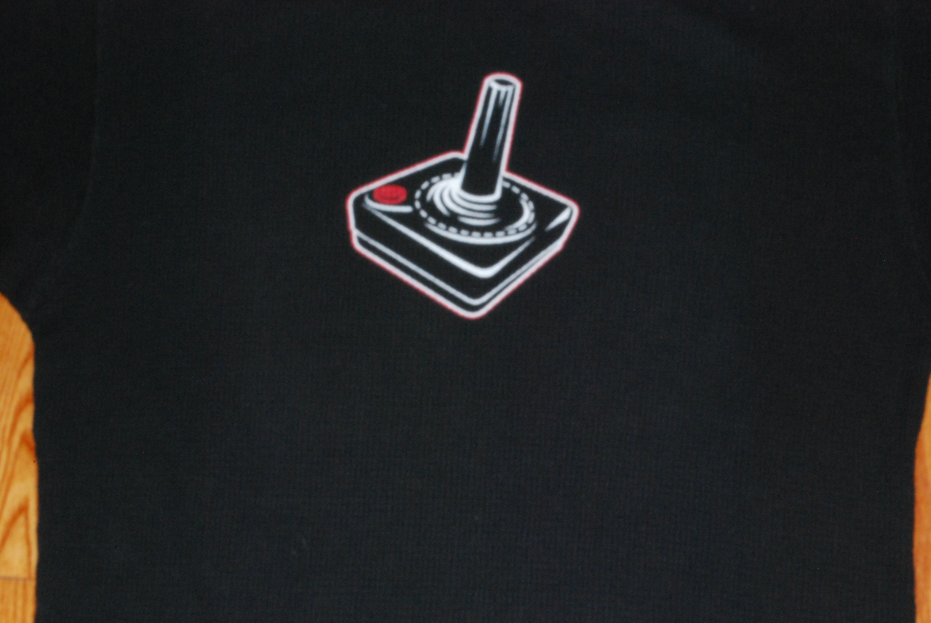 Hot Topic Gamer graphic from early Hot Topic days by MT:2 1990s Size US L / EU 52-54 / 3 - 2 Thumbnail