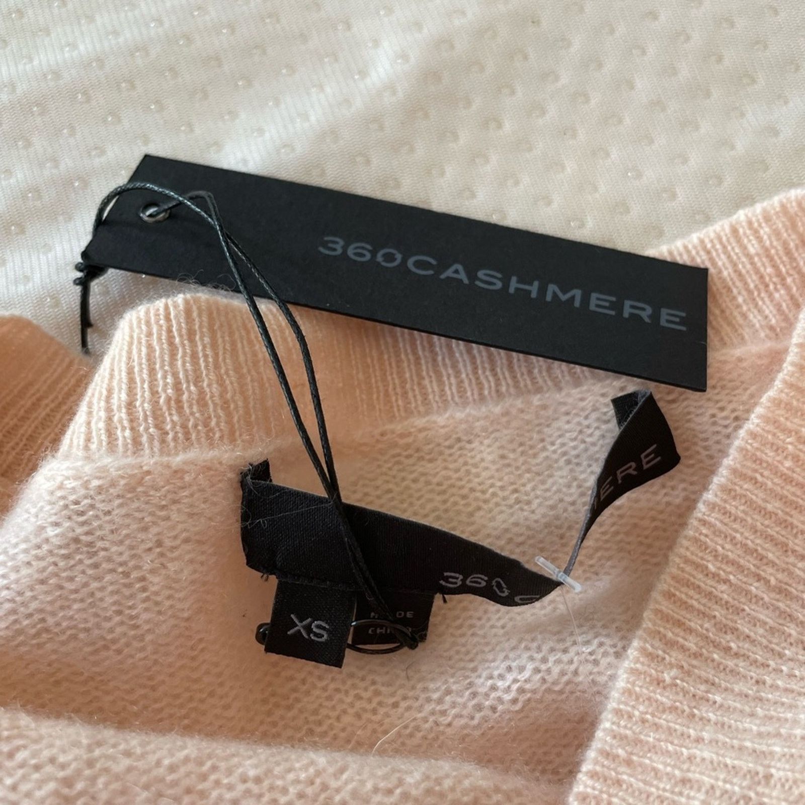 360Cashmere V-Neck Cashmere Sweater with Lace Up Sleeve - 360 Cashmere Size XS / US 0-2 / IT 36-38 - 9 Thumbnail
