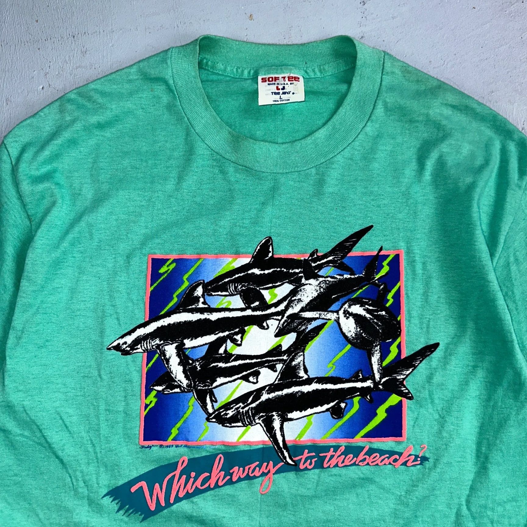 Vintage SHARKS Great White 80s VTG T Shirt Single Stitch Which Way Beach Funny Art Graph Shirt Men L Green Vintage 80s Size US L / EU 52-54 / 3 - 2 Thumbnail