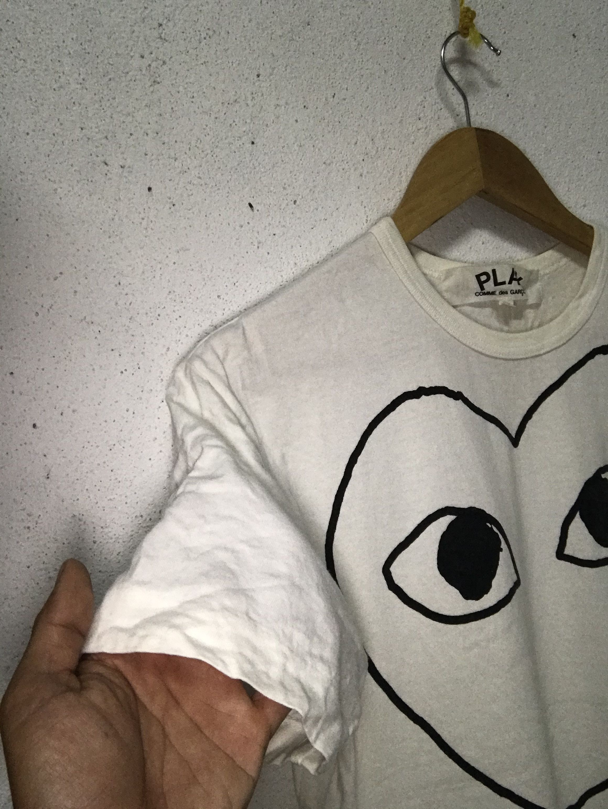 Comme des Garcons Comme des garcons cdg tshirt Size US S / EU 44-46 / 1 - 5 Thumbnail
