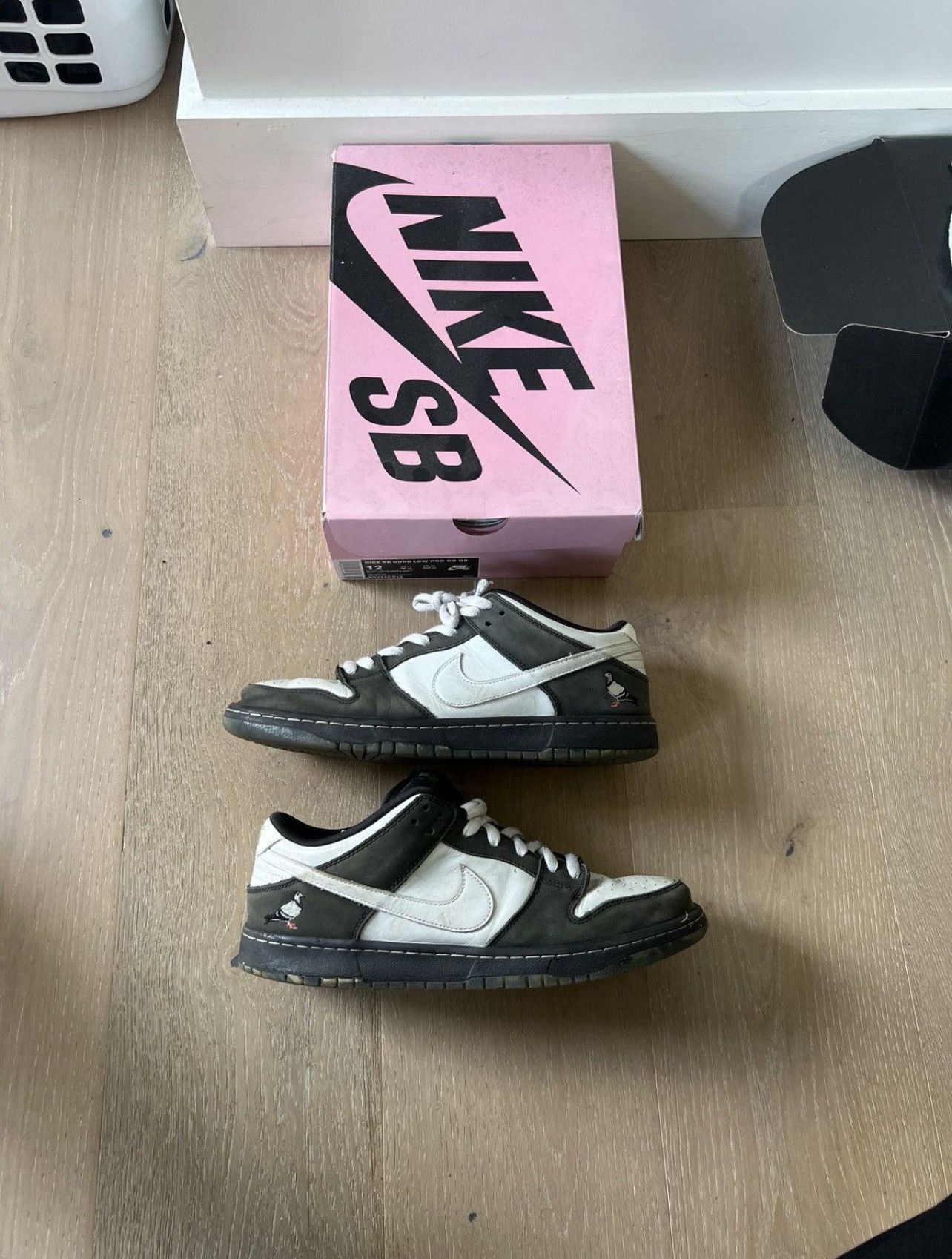 Nike × Staple Nike SB Dunk Low Staple Panda Pigeon Size US 12 / EU 45 - 1 Thumbnail