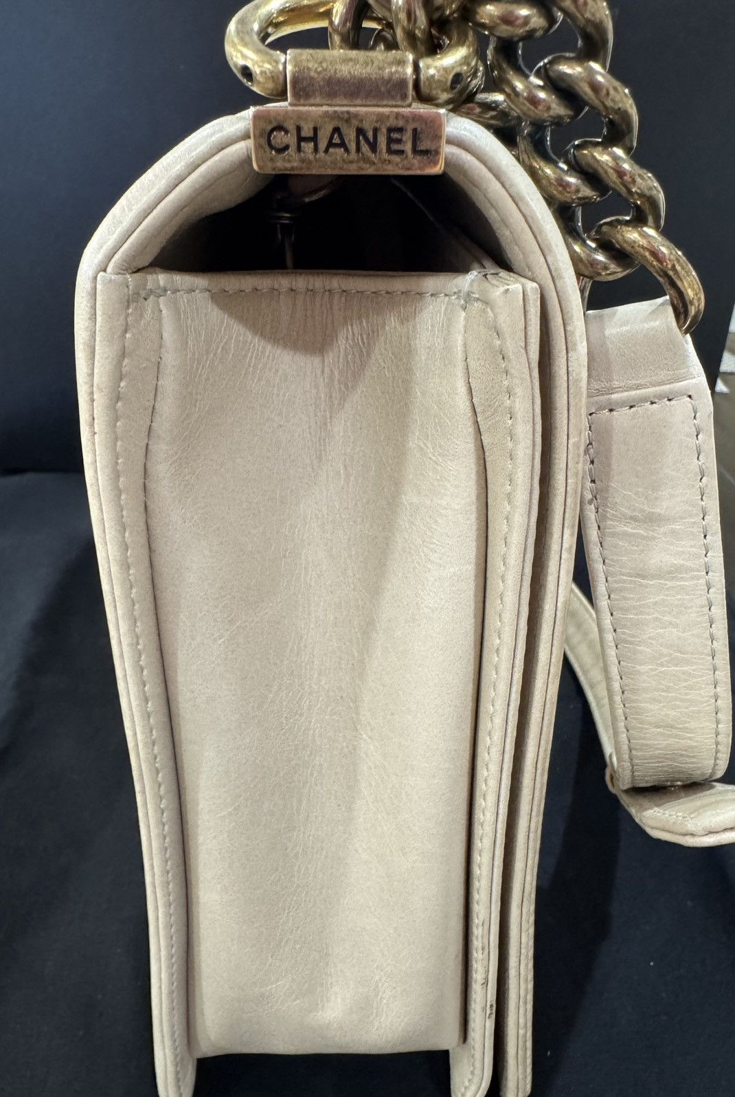 Chanel Chanel Boy Bag in Beige Lambskin with Antiqued Gold Hardware Size ONE SIZE - 10 Thumbnail