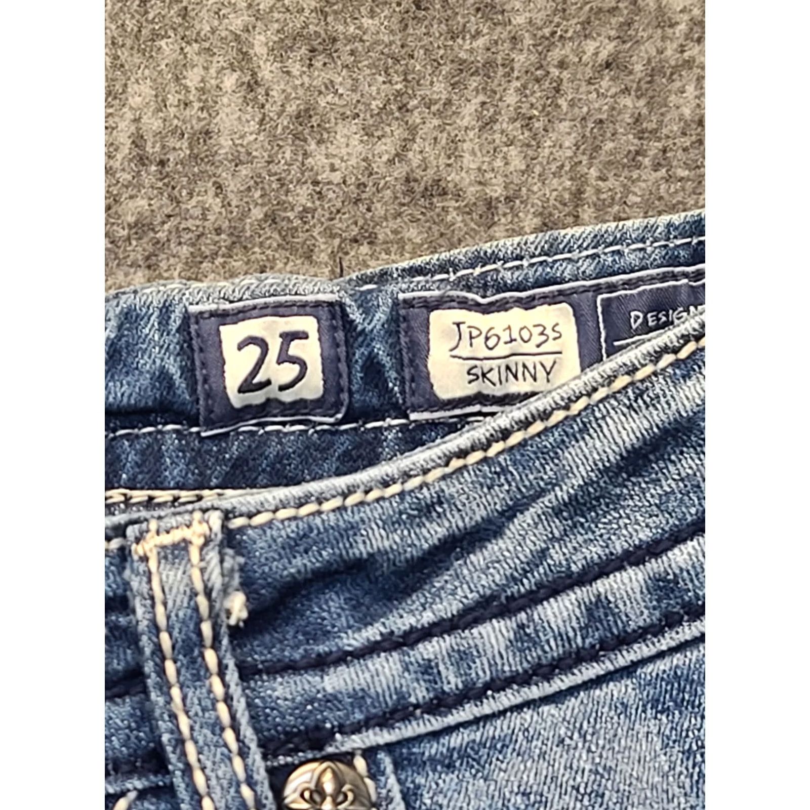 Miss Me VINTAGE Miss Me Jeans Womens 25x32 Skinny Fit Tapered Leg Embroidered Rhinestone Cowgirlcore Jeans Wom ens? Size 42" / US 20 - 3 Thumbnail