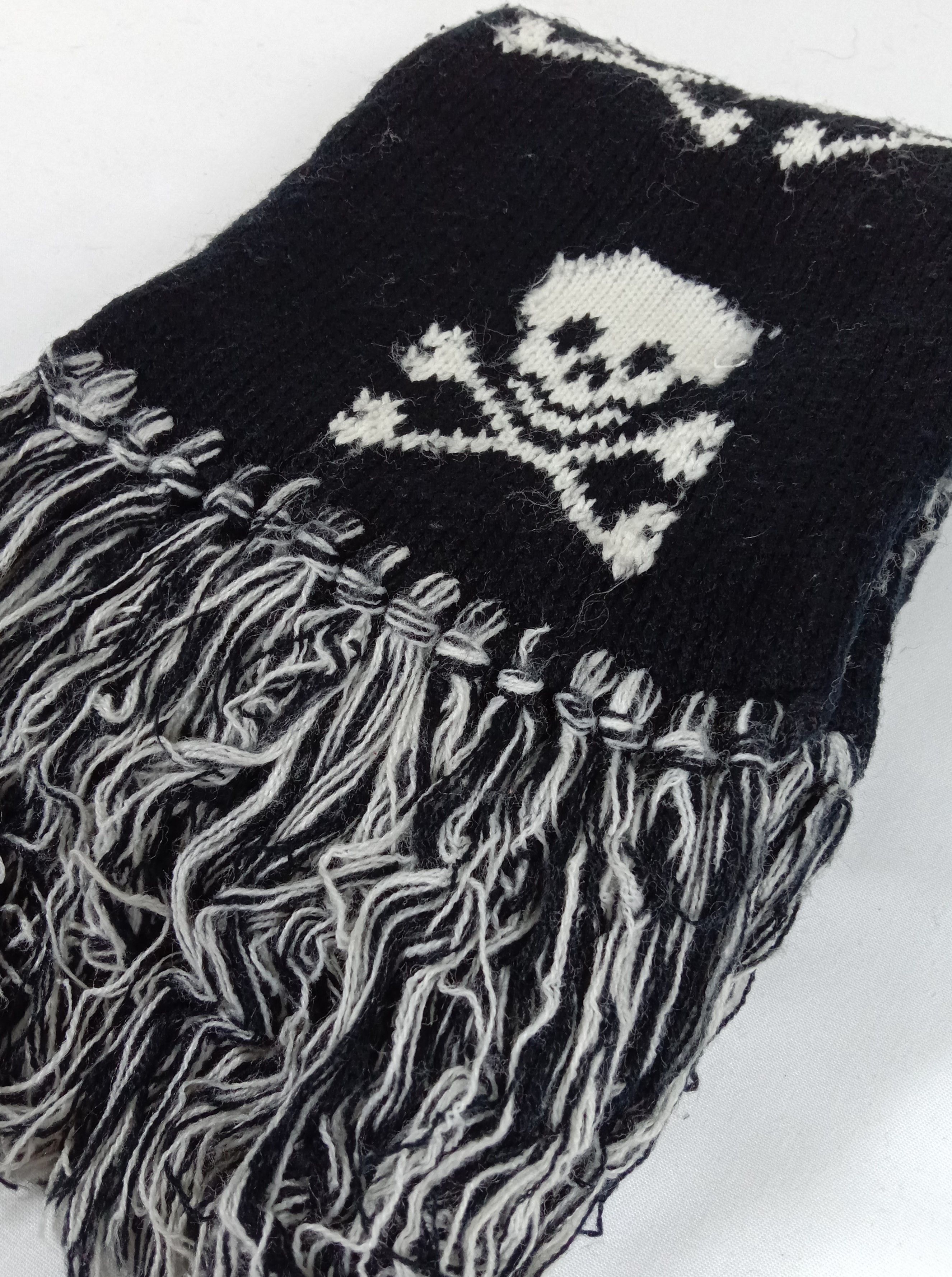 Japanese Brand Japanese Brand Skulls Scarf / Muffler / Wool Size ONE SIZE - 1 Thumbnail