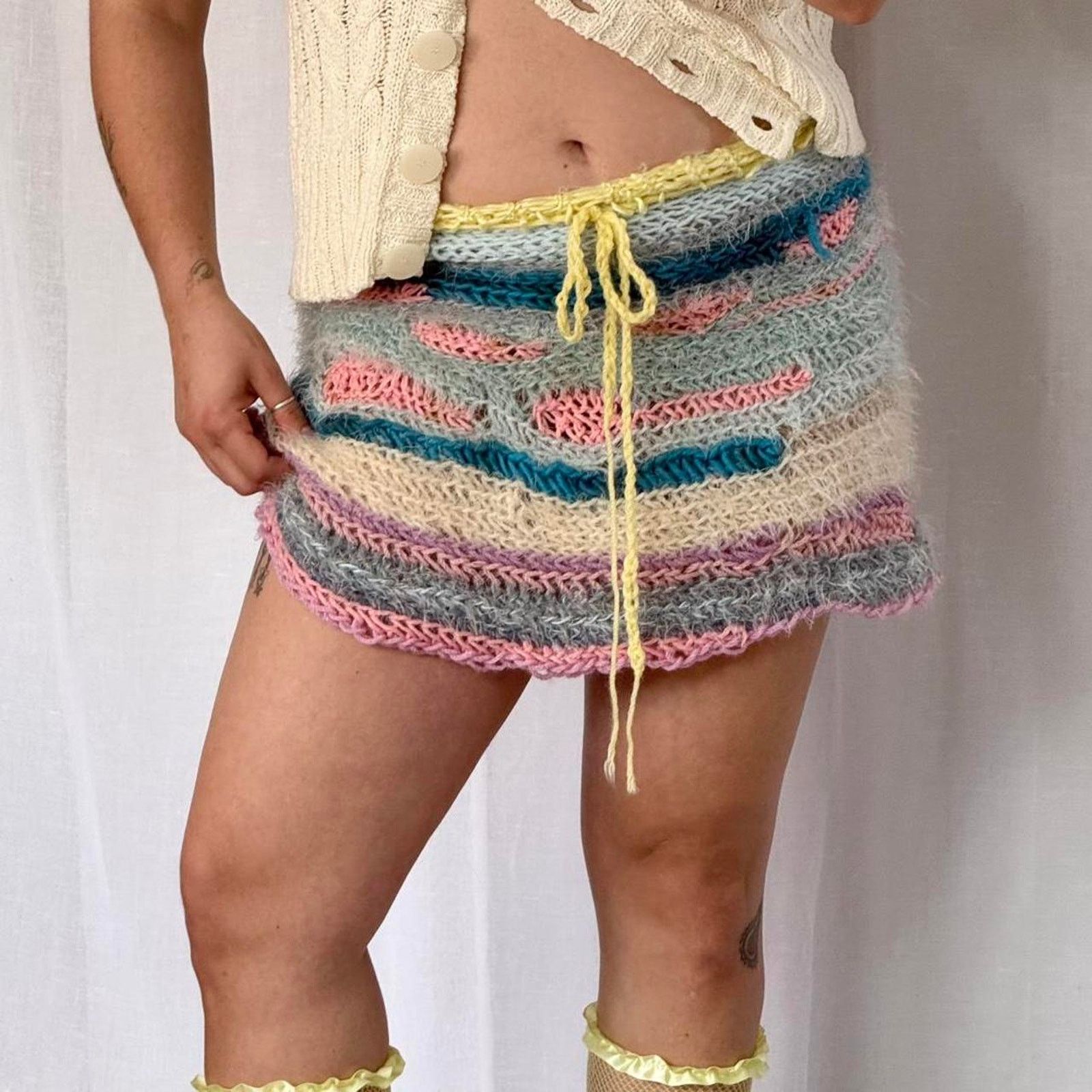 Other ✿ handmade knit polka dot mini skirt ✿ Size 28" / US 6 / IT 42 - 3 Thumbnail