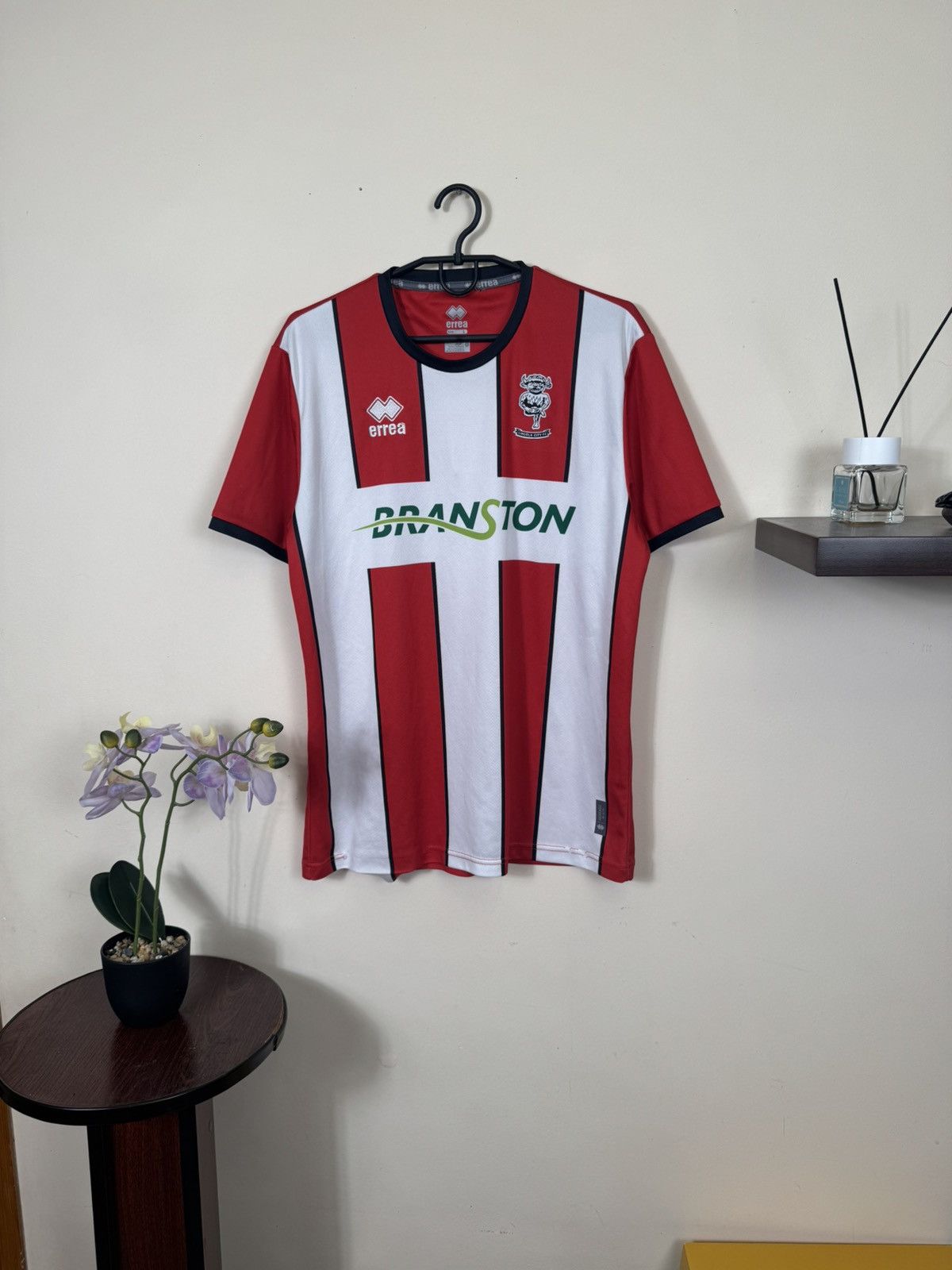 Errea Lincoln City Jersey Home Soccer football 2022-23 Errea L Size US L / EU 52-54 / 3 - 3 Thumbnail
