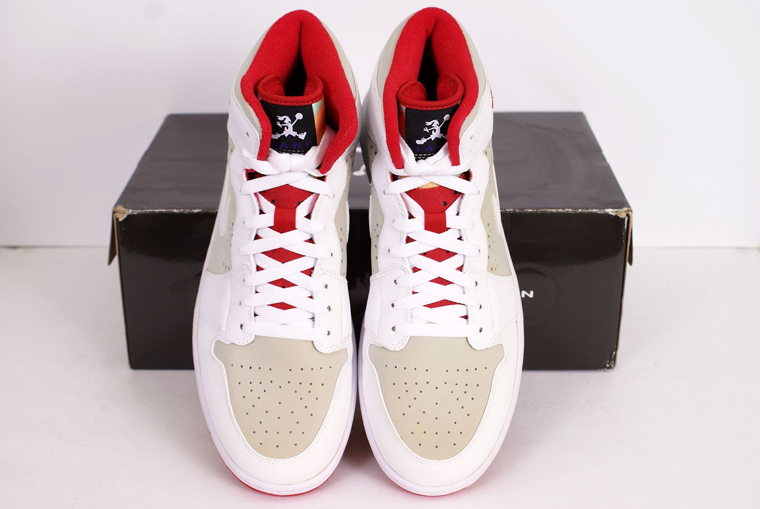 Jordan Brand 2009 Nike Air Jordan 1 Retro HARE BUGS BUNNY 374454 011 Size US 12 / EU 45 - 3 Thumbnail
