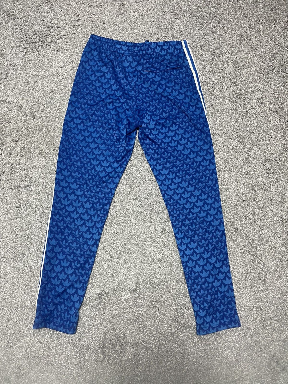 Adidas ADIDAS ORIGINALS ADICOLOR 70'S MONOGRAM TRACKPANTS SIZE M Size US 32 / EU 48 - 10 Thumbnail