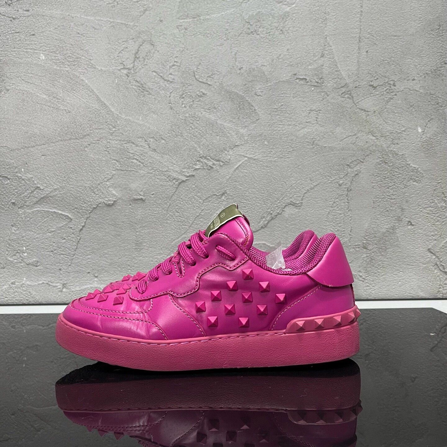 Valentino Valentino Rock Be Rockstud Sneakers 98 New Size 38 Size US 7 / IT 37 - 4 Thumbnail