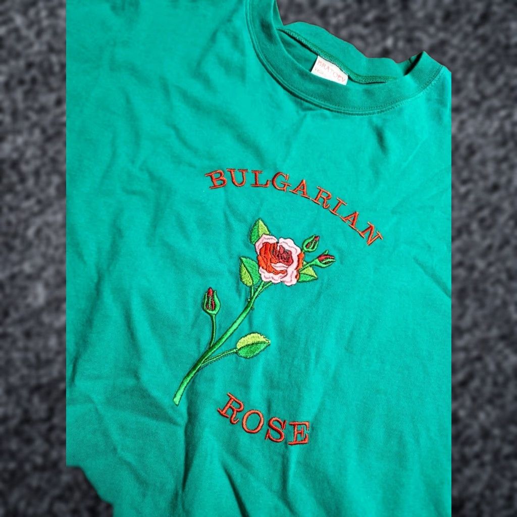 Vintage VINTAGE Bulgarian Rose Embroidered T-Shirt M Green Floral Casual Travel Souvenir Paris Unisex Adults Size M / US 6-8 / IT 42-44 - 1 Thumbnail