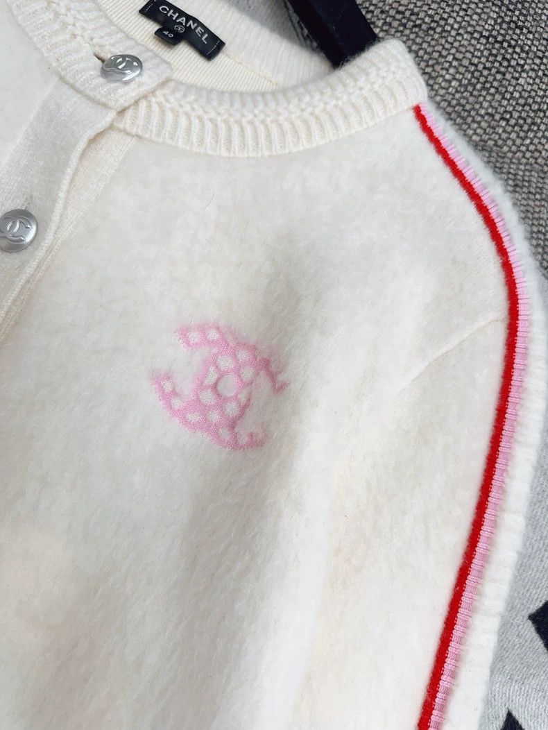 Chanel Chanel Coco Neige Embroidered Wool Cardigan Size M / US 6-8 / IT 42-44 - 8 Thumbnail