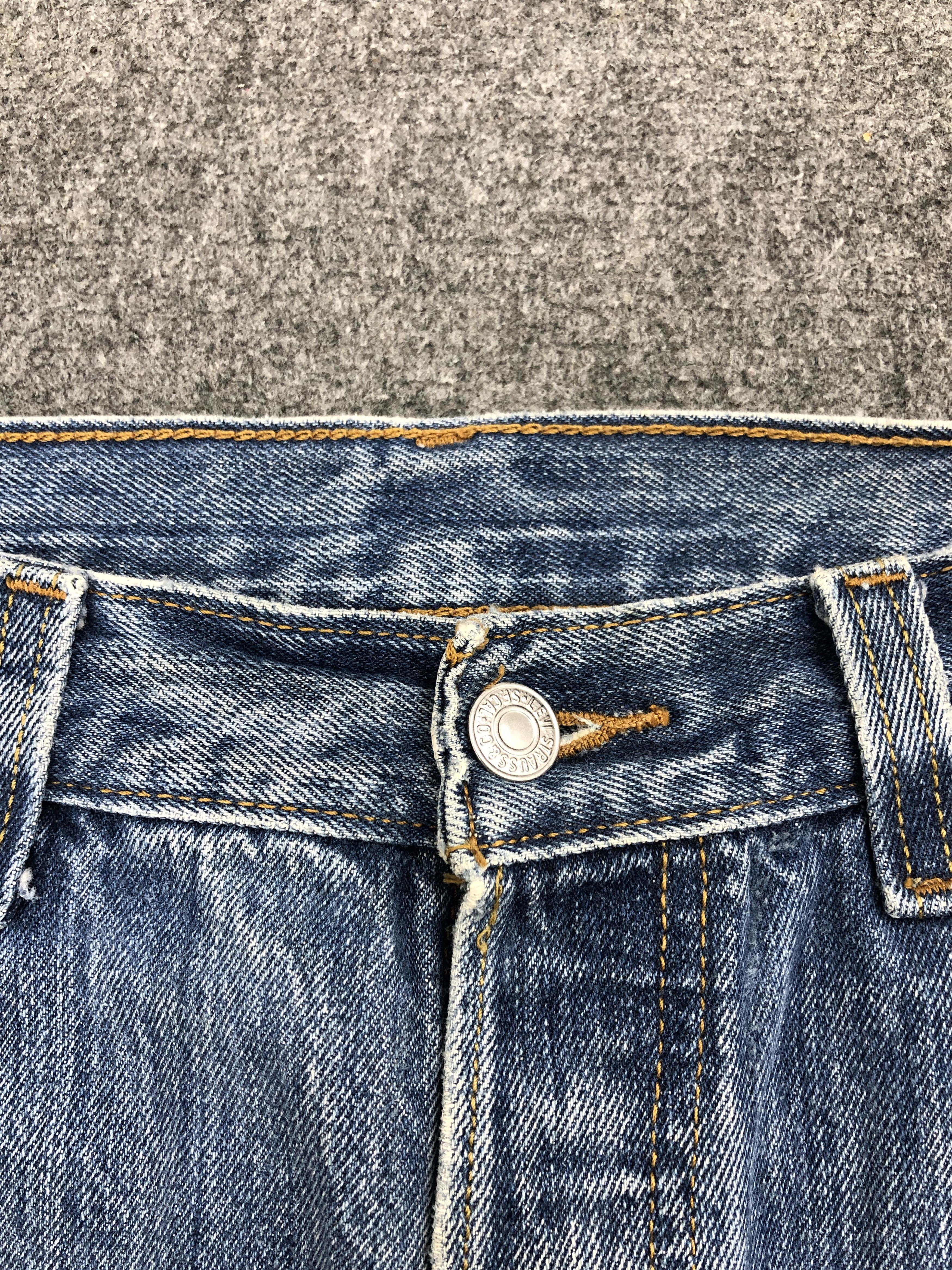 Levi's × Vintage Vintage Levis 501 Faded Blue Denim Jeans Size US 32 / EU 48 - 10 Thumbnail