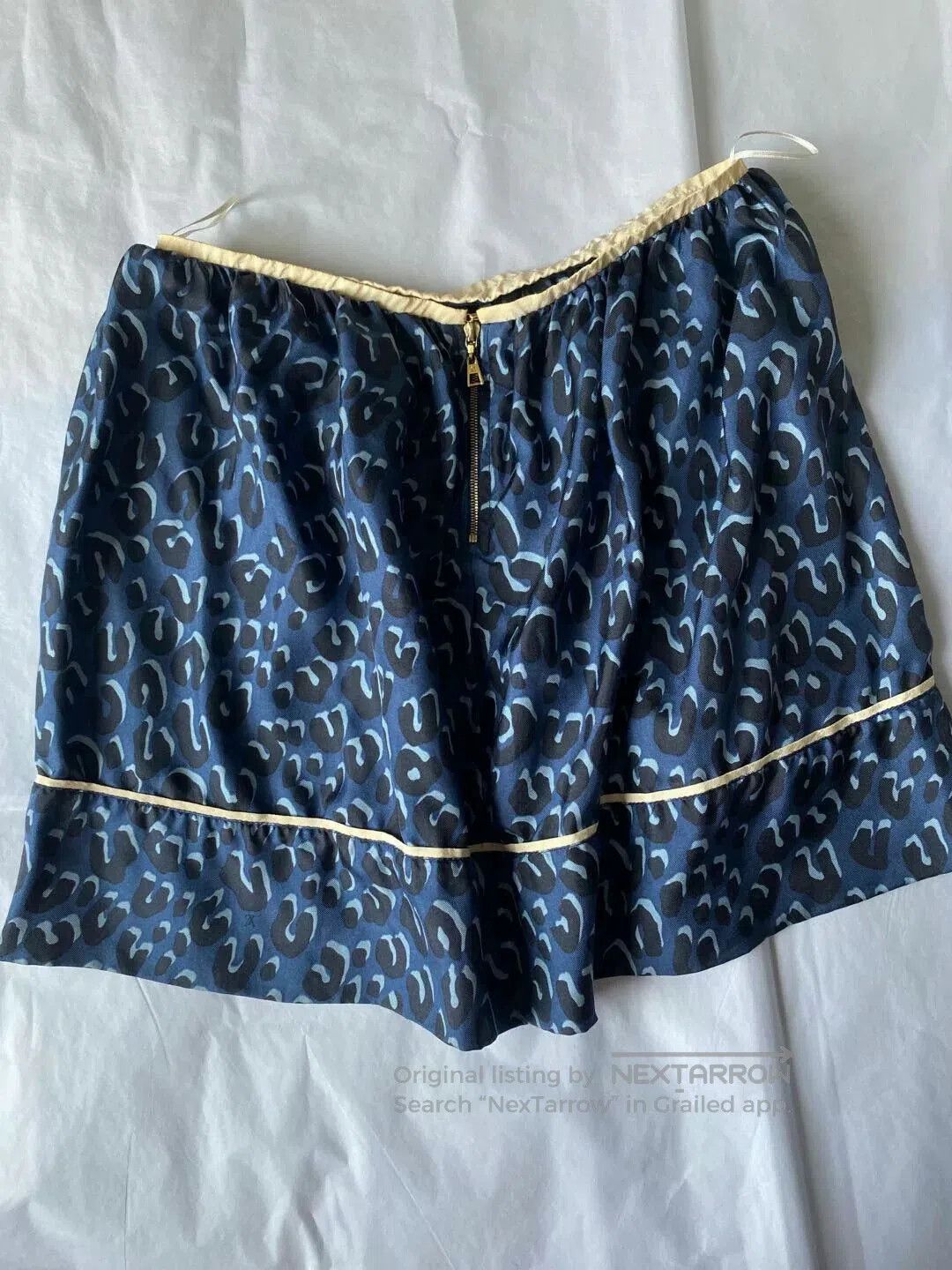 Louis Vuitton LV Silk Skirt. Size 33" - 3 Thumbnail