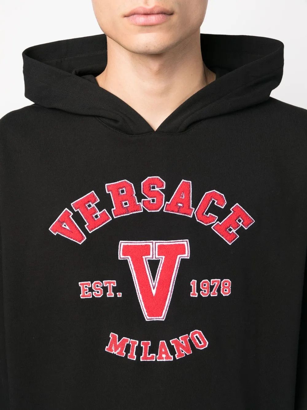 Versace o1y0525 Logo Hoodie in Black Size US M / EU 48-50 / 2 - 2 Thumbnail