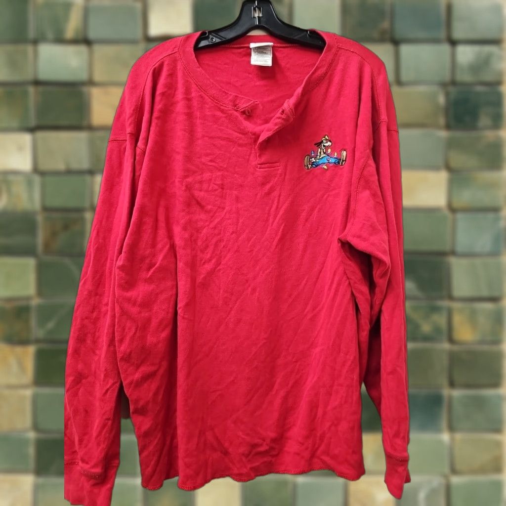 Disney VINTAGE Disney Goofy Christmas Henley Long Sleeve Shirt Unisex Adults L Red 1990s Mens Womens Boys Girls Size US L / EU 52-54 / 3 - 1 Thumbnail