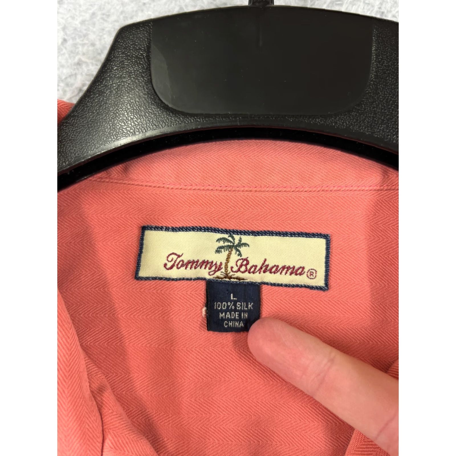 Tommy Bahama Tommy Bahama Shirt Men Large Pink Herringbone Button Up 100% Silk Hawaiian Beach Size US L / EU 52-54 / 3 - 3 Thumbnail
