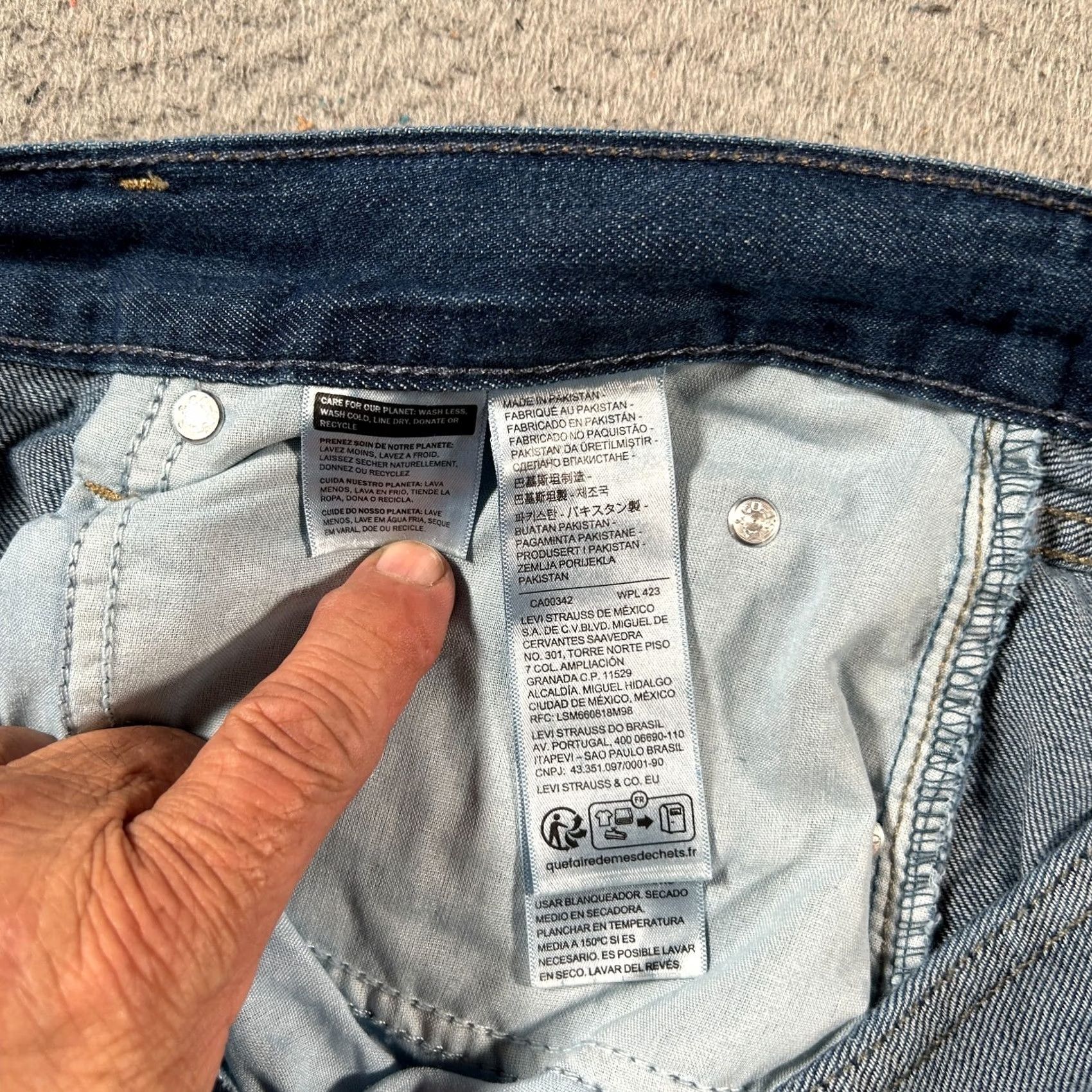 Levi's Levi's Jeans Mens 32 Jeans Blue Levi's Mens Blue Denim Stretch High Rise Straight Leg Size US 32 / EU 48 - 2 Thumbnail