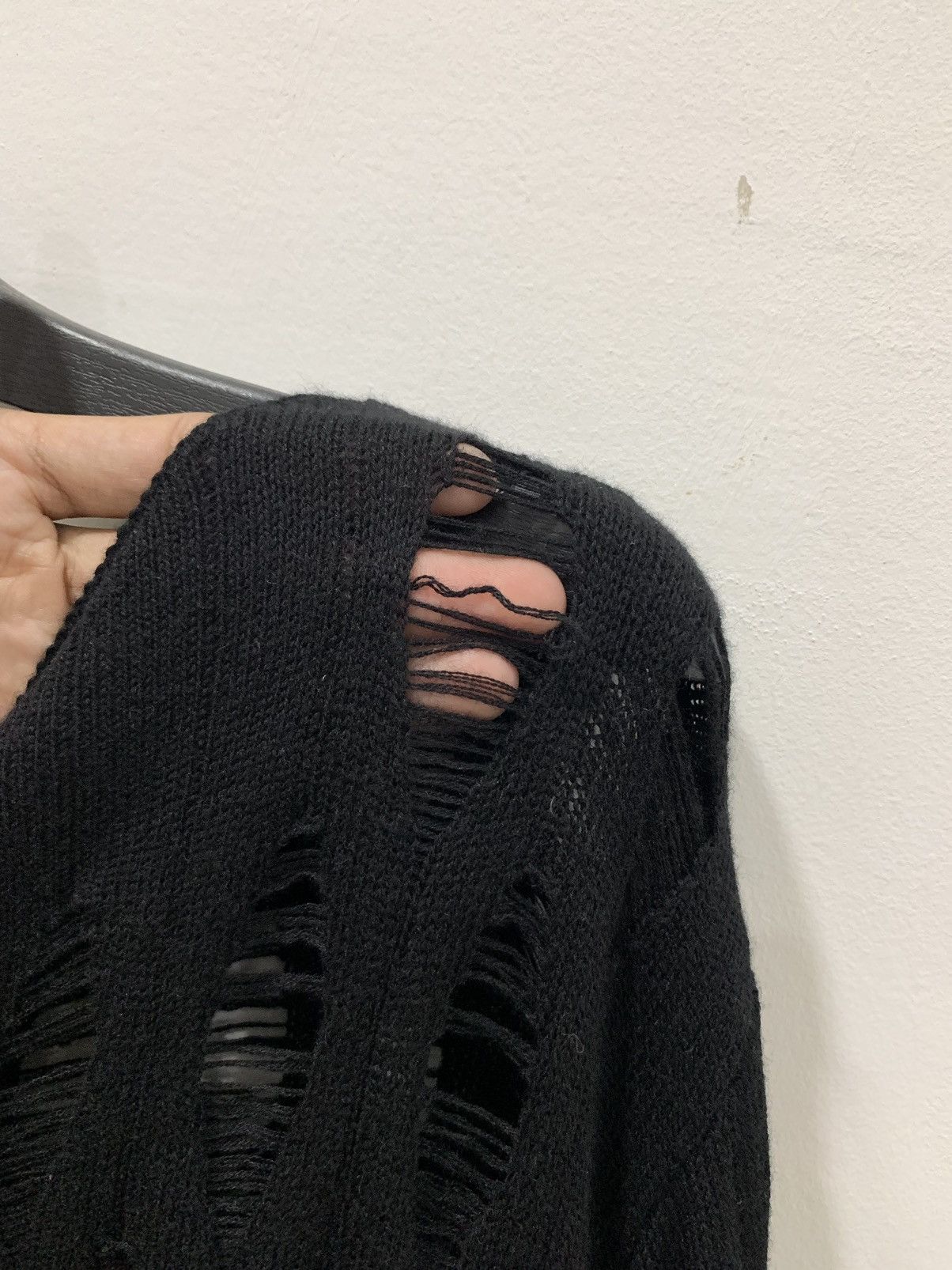 Alexander McQueen Alexander McQueen Distressed Knit Tops Size L / US 10 / IT 46 - 19 Thumbnail