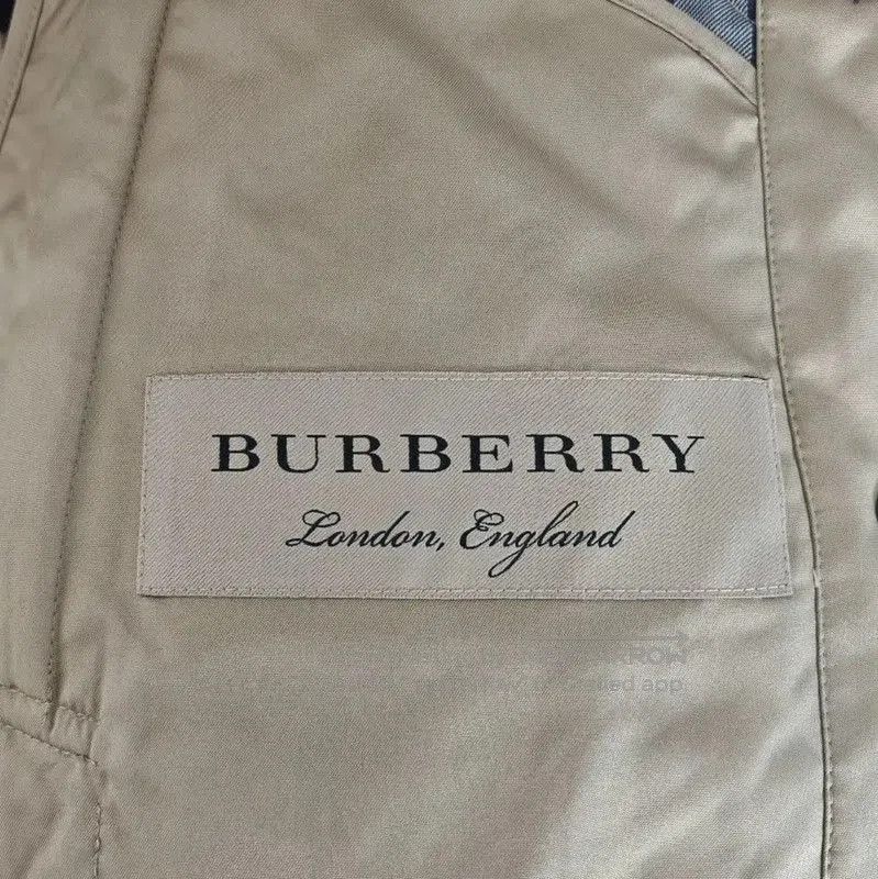 Burberry Burberry Khaki Quilted Short Jacket for Women. Size M / US 6-8 / IT 42-44 - 5 Thumbnail