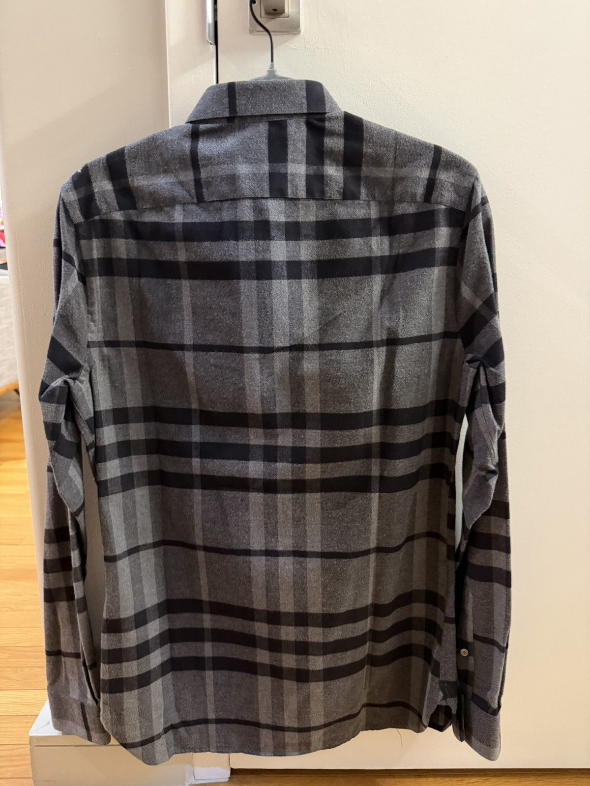 Burberry Grey and black Burberry flannel plaid shirt - size S Size US S / EU 44-46 / 1 - 2 Thumbnail