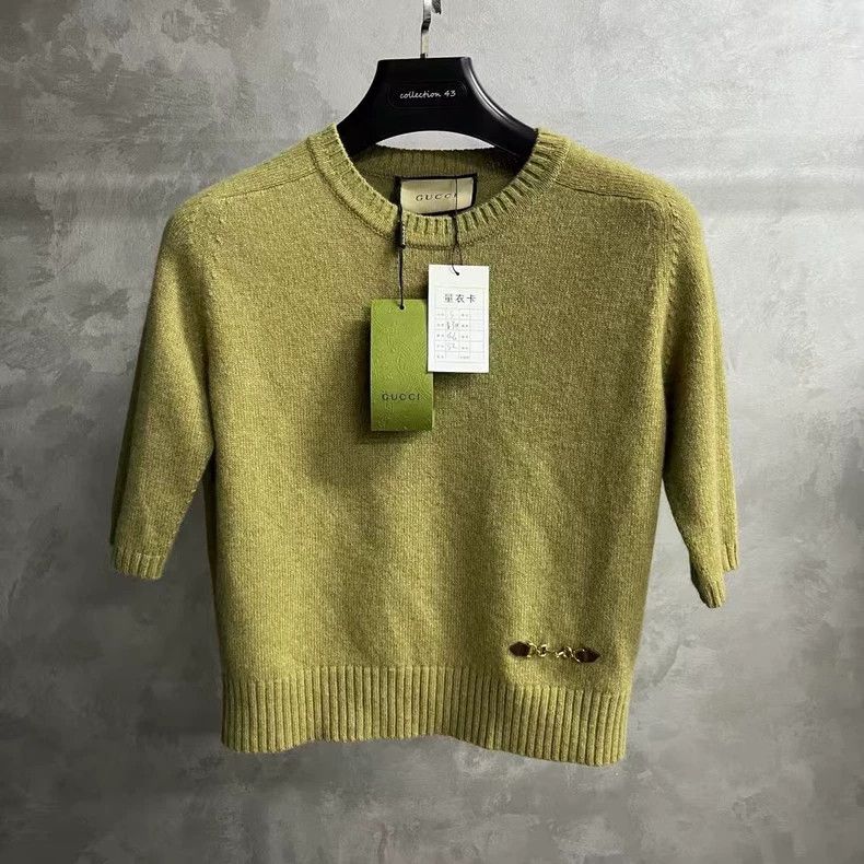 Gucci Gucci Solid Cashmere Knit Sweater Size US S / EU 44-46 / 1 - 1 Thumbnail