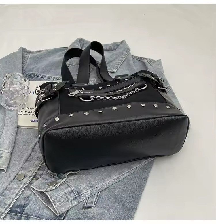 Other Gothic Pink Rhinestone Chain Capacity Women’s Shoulder Bag Size ONE SIZE - 6 Thumbnail