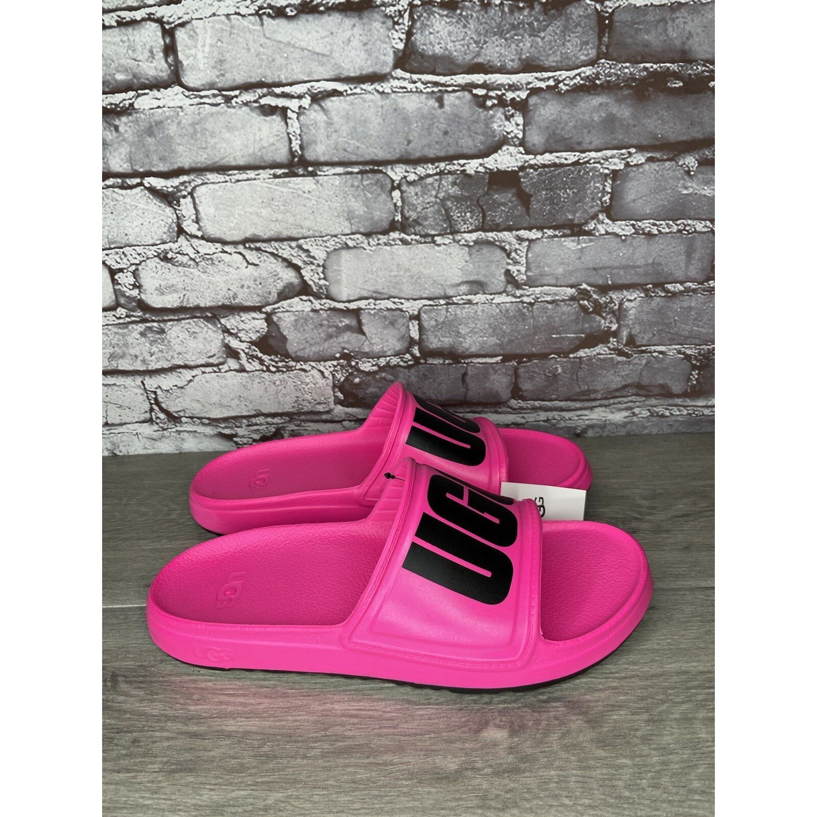Ugg UGG WILCOX SLIDE Pink Rubber Light Waterproof Sport Sandals Size US 11 / EU 44 - 17 Thumbnail