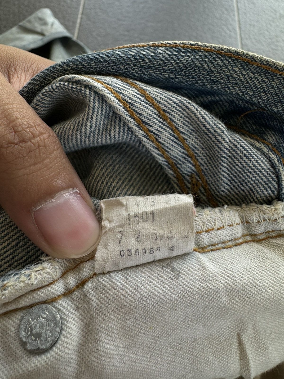 Levi's Vintage 80s Levi's 501 Selvedge Distressed Jeans Kurt Cobain Size US 31 - 19 Thumbnail