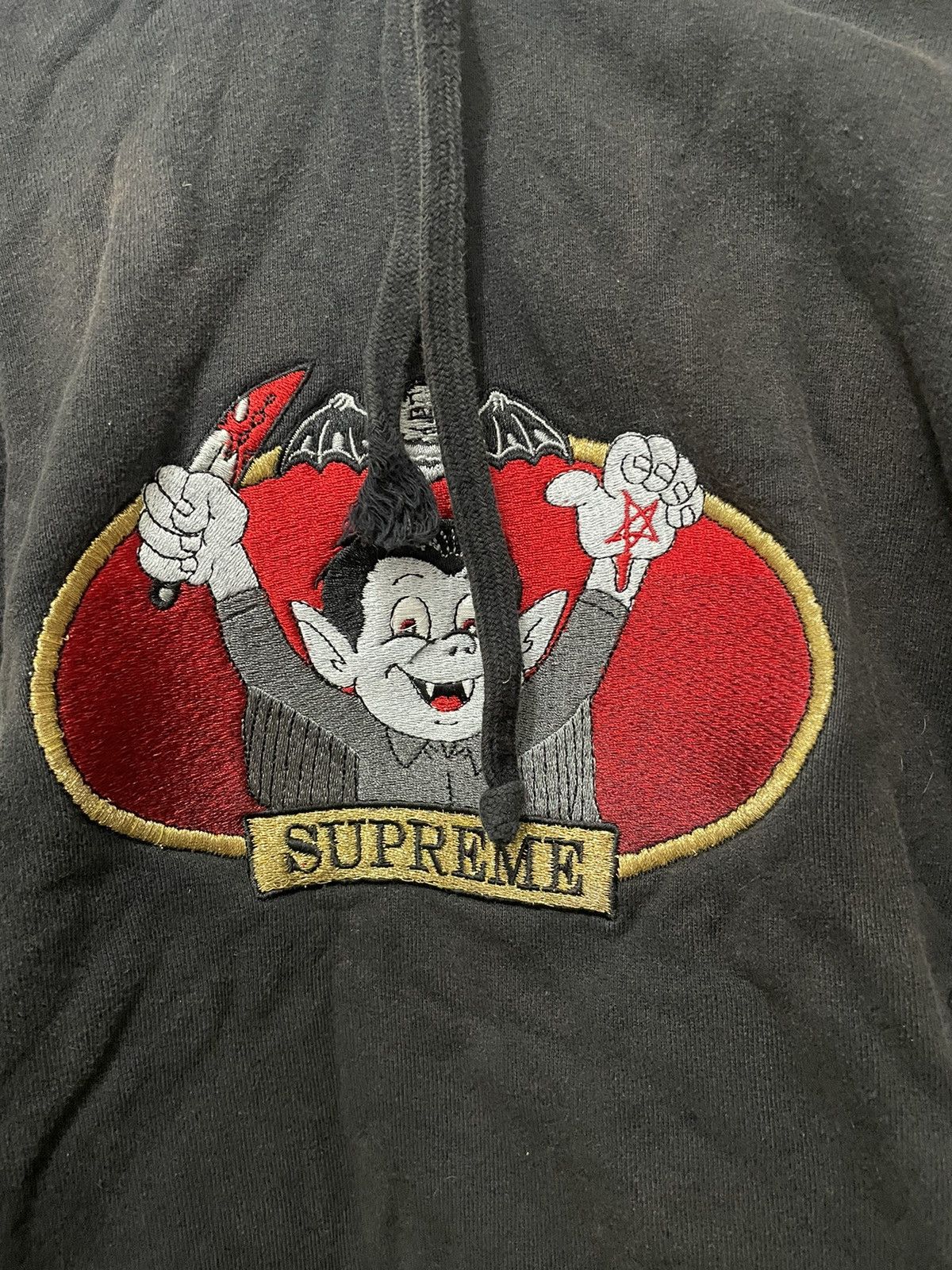 Supreme Supreme vampire hoodie size medium good condition no flaws Size US M / EU 48-50 / 2 - 2 Thumbnail
