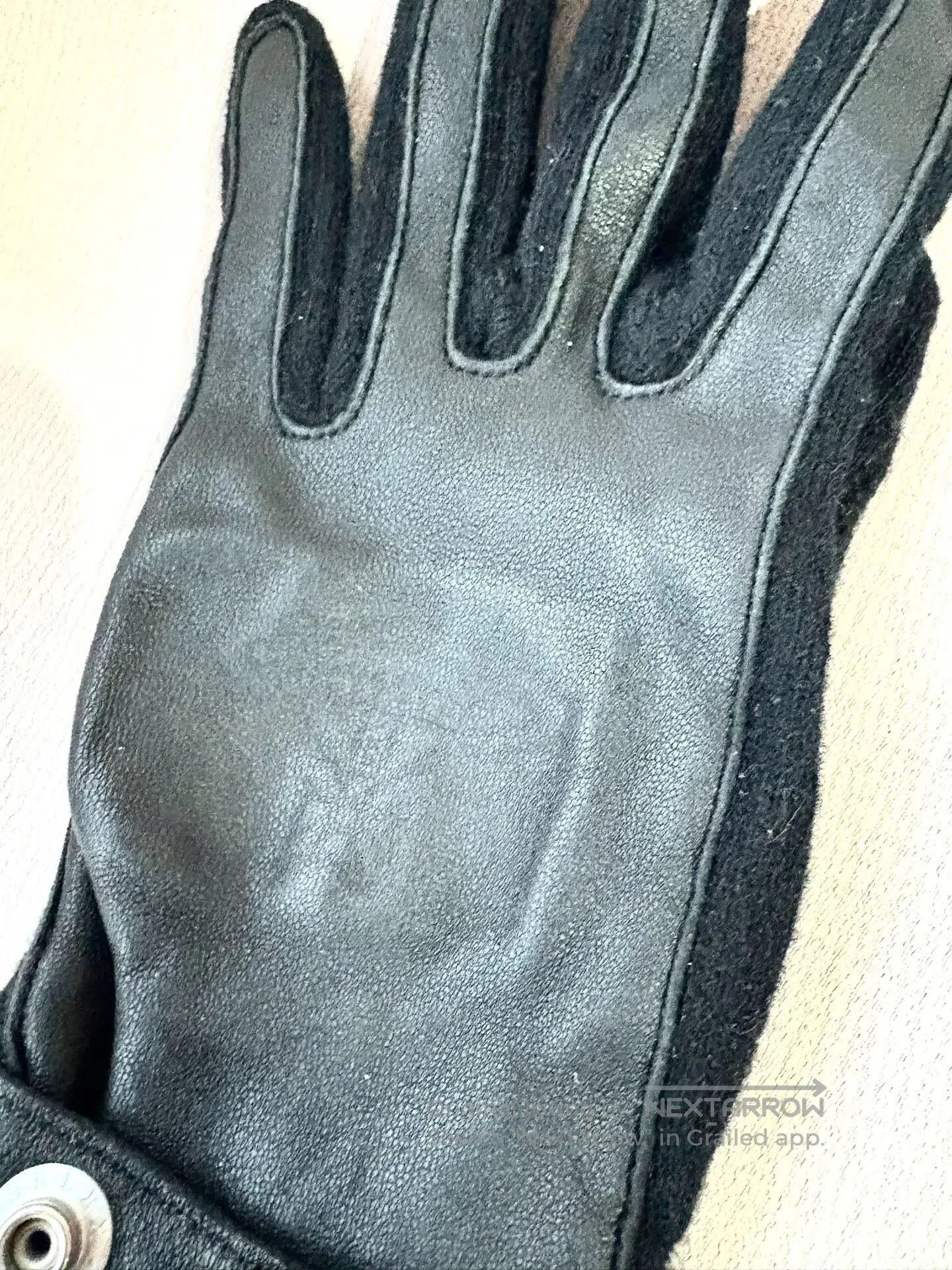 Vivienne Westwood Vivienne Westwood Black Saturn Gloves. Size ONE SIZE - 2 Thumbnail