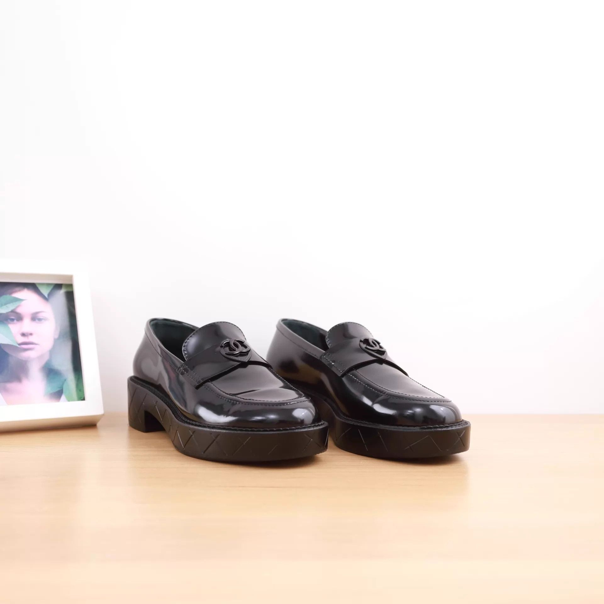 Chanel CHANEL Women's Classic Loafers 38 Size US 7.5 / IT 37.5 - 3 Thumbnail