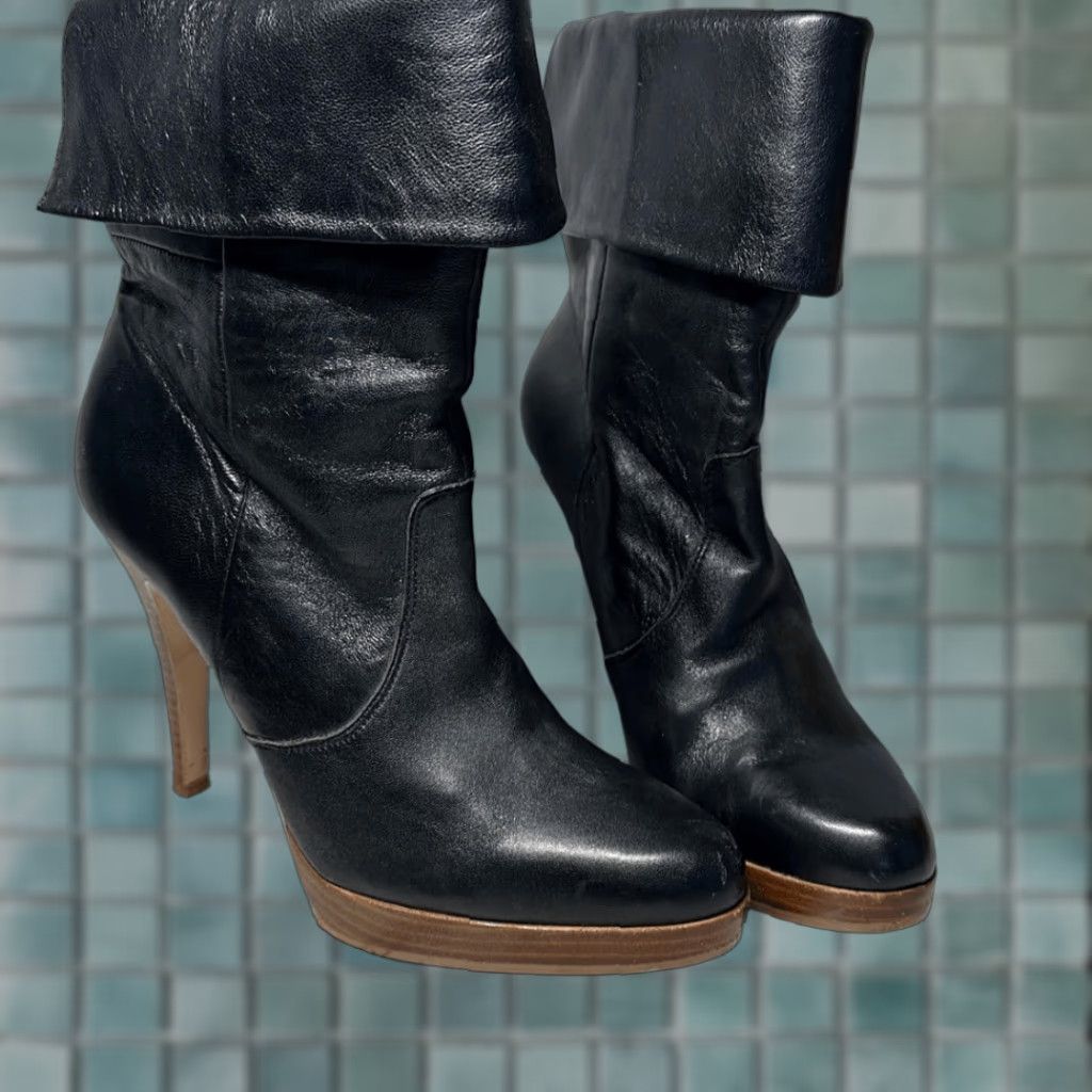 Vintage Bakers Black Leather Booties Ankle Bootie Heel Boot Rolled Cuff size 10M Women Shoes 10 Black Ladies Womens Size US 10 / IT 40 - 1 Thumbnail