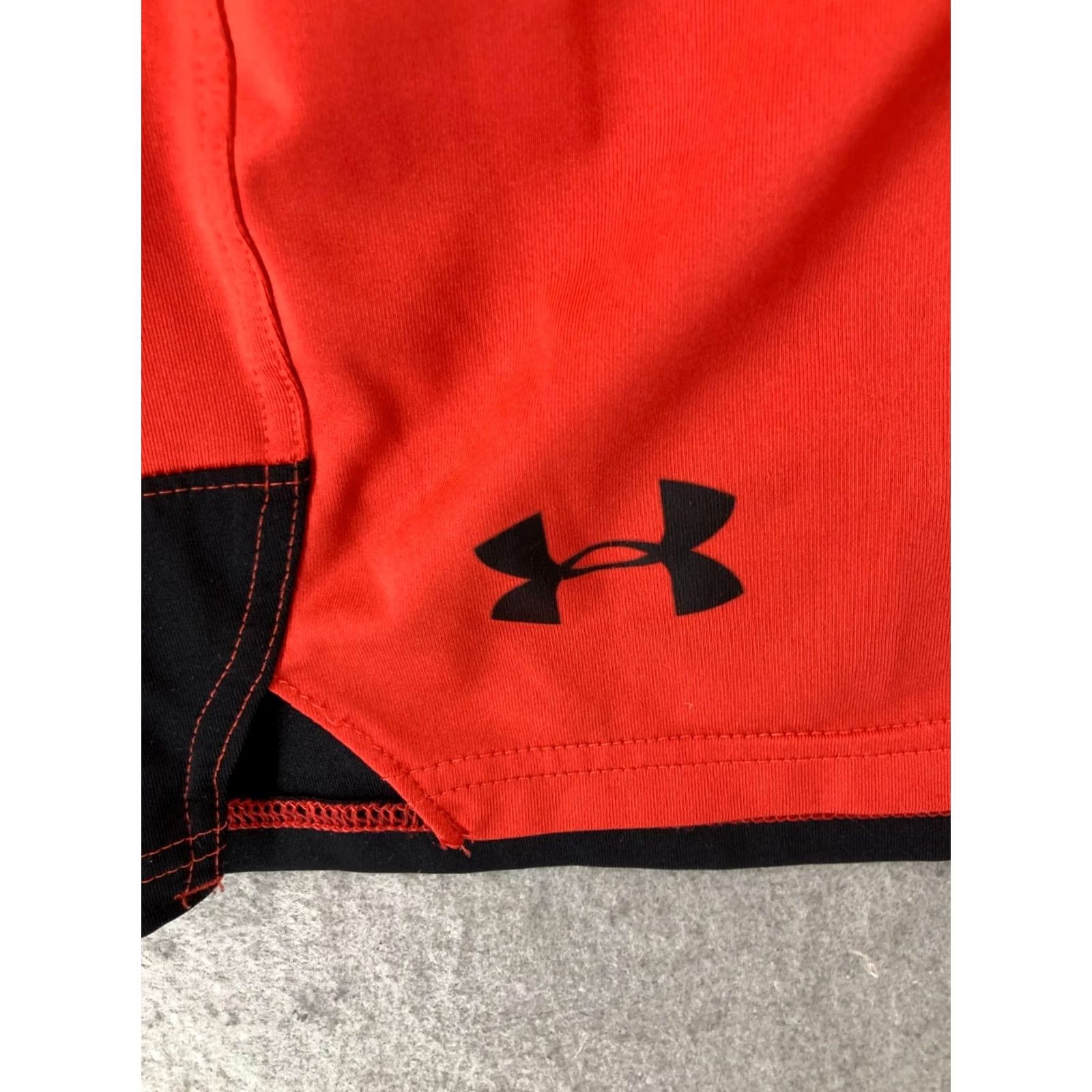 Under Armour Under Armour Mens Basketball Shorts L Red Heatgear Athletic Relaxed Open Drawstring Pockets 7in Inseam Polyester Blend Sport Casual Size US 33 - 6 Thumbnail