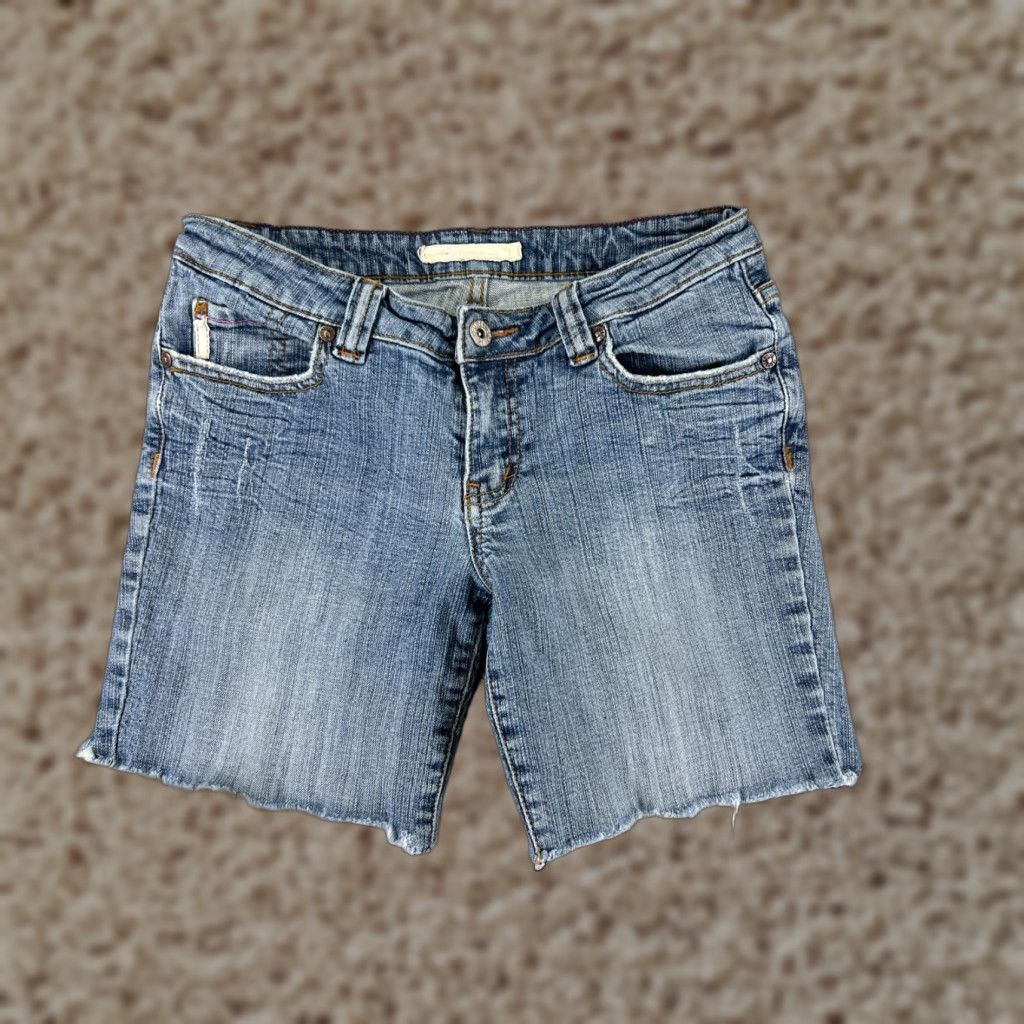 Forever 21 FOREVER 21 Shorts Womens 26 Blue Denim Jean Cutoff Low Rise Cotton Blend 26x6 Casual Beach Size 26" / US 2 / IT 38 - 1 Thumbnail