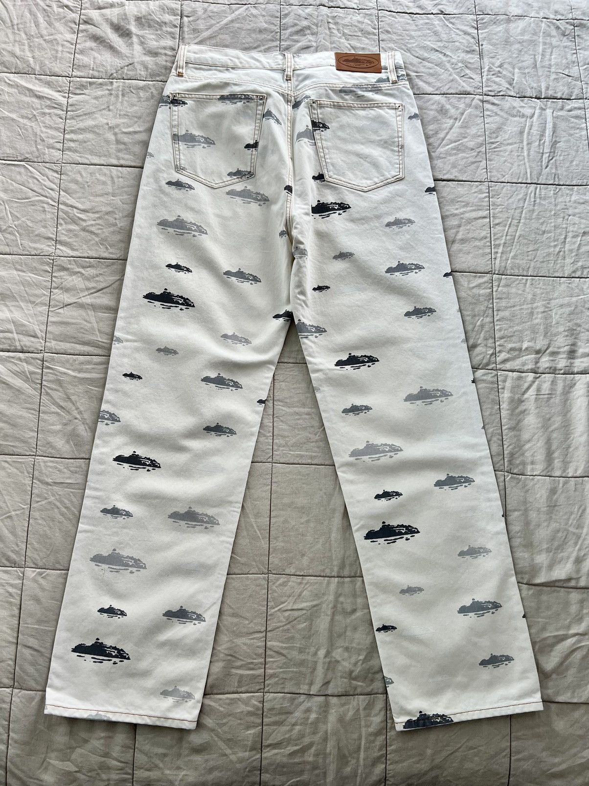 Corteiz FW23 Corteiz Alcatraz Pattern Denim Jeans “White” | Grailed