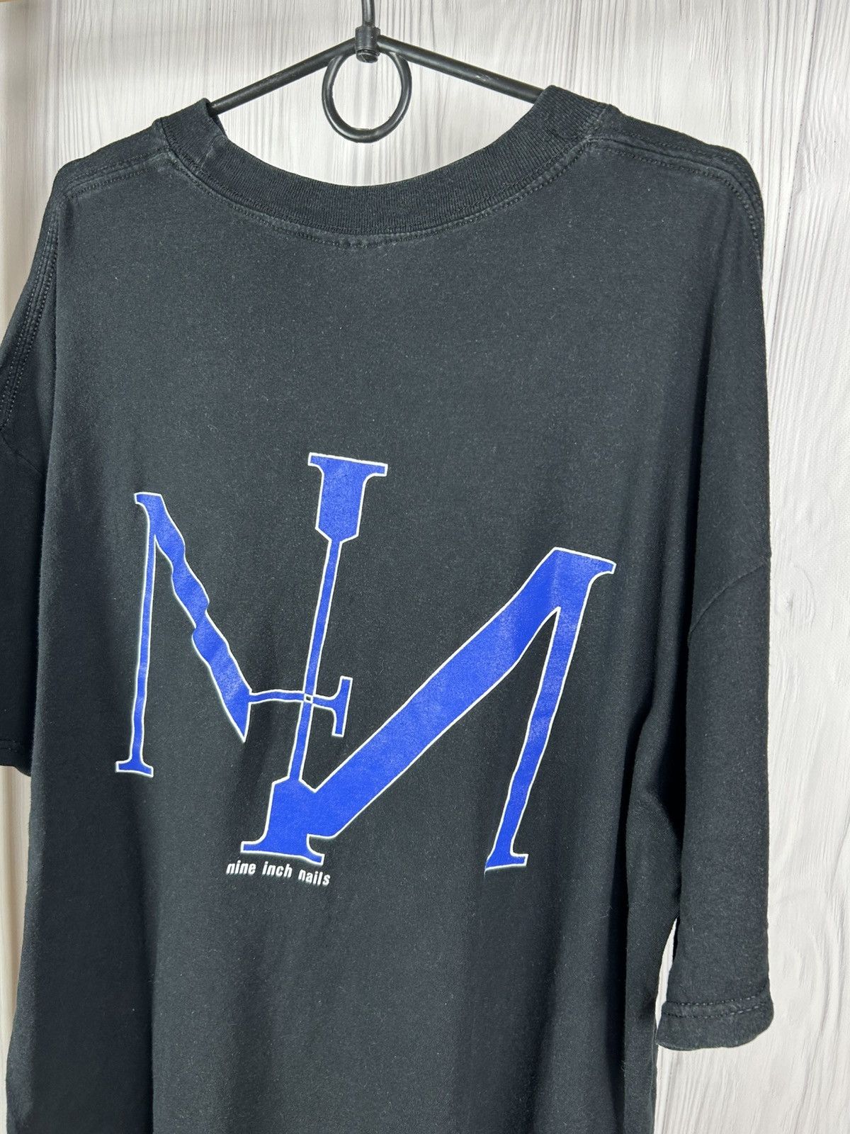 Band Tees Vintage NIN Nine Inch Nails The Downward Spiral Album Tee XL Size US XL / EU 56 / 4 - 4 Thumbnail