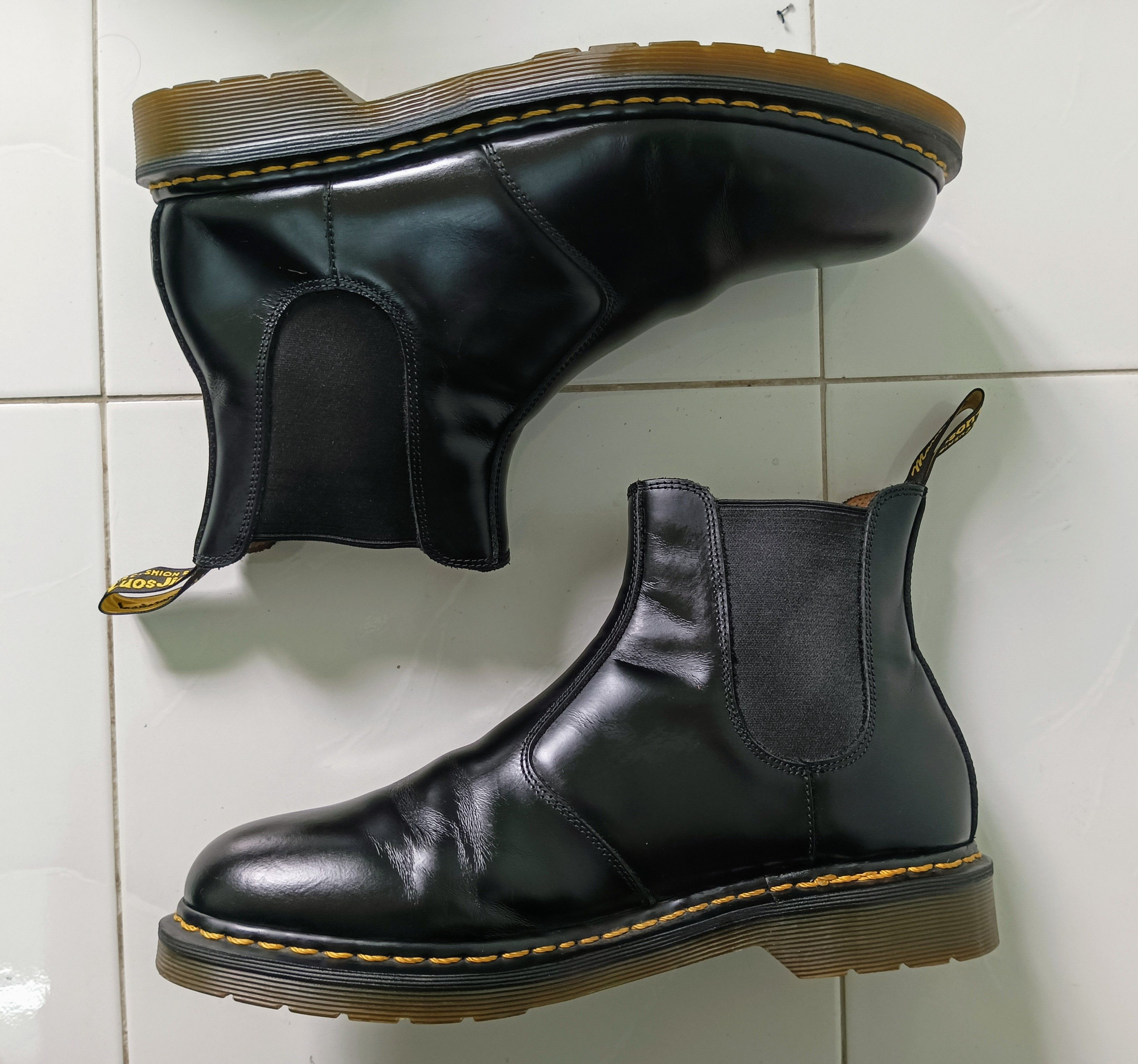 Other Chelsea boots men’s Black Size US 11 / EU 44 - 12 Thumbnail