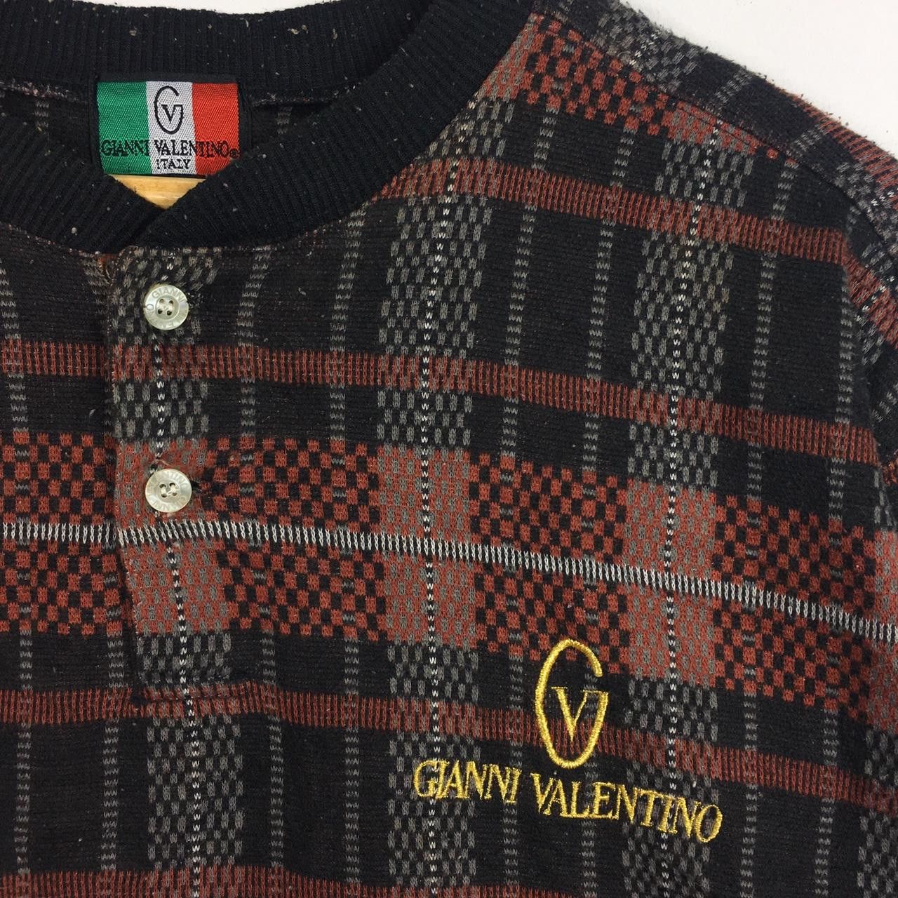 Other Vintage GIANNI VALENTINO Small Logo Embroidered Sweatshirt Size L / US 10 / IT 46 - 2 Thumbnail