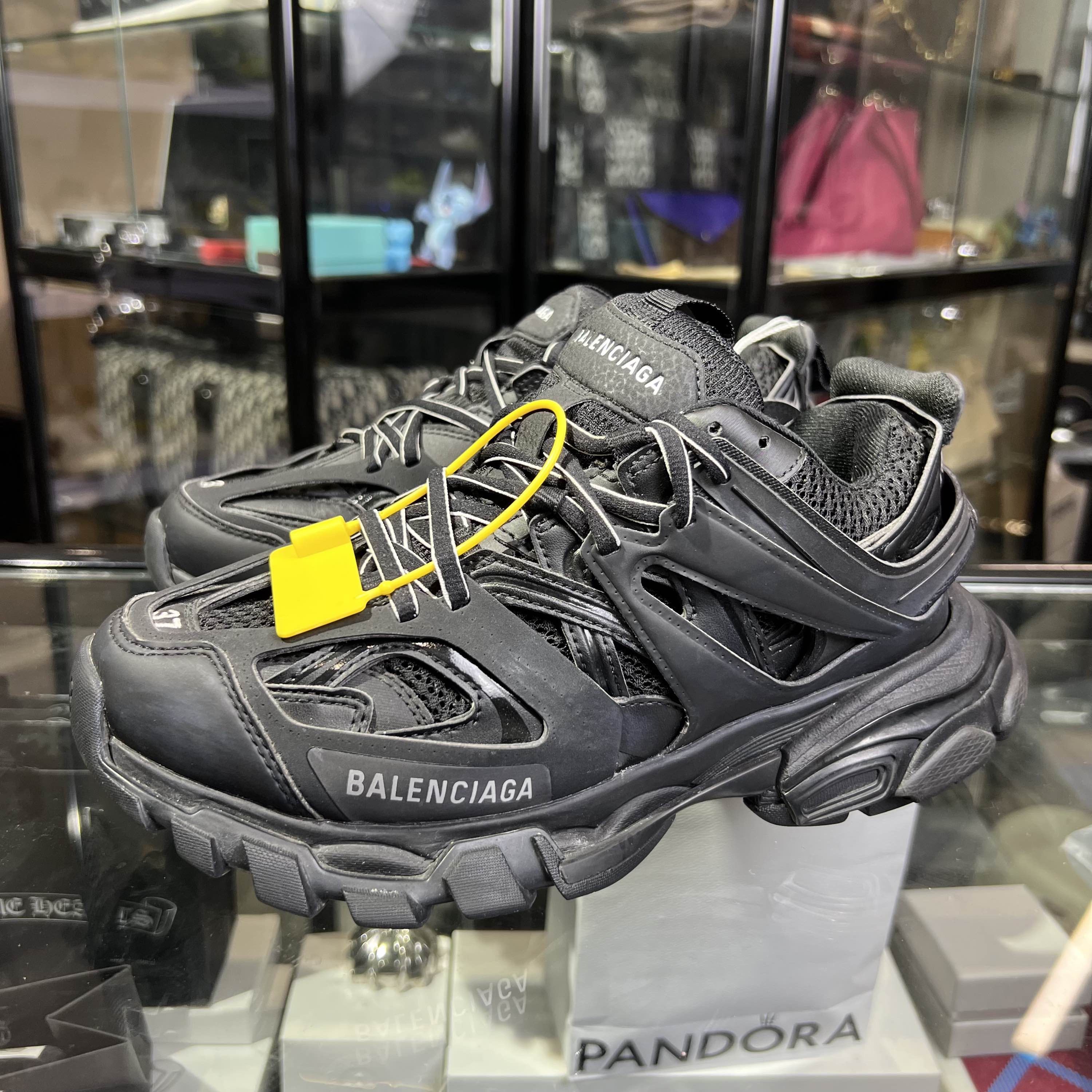 Balenciaga Balenciaga Track Low-Top Sneakers Size 37 Size US 7 / IT 37 - 1 Thumbnail