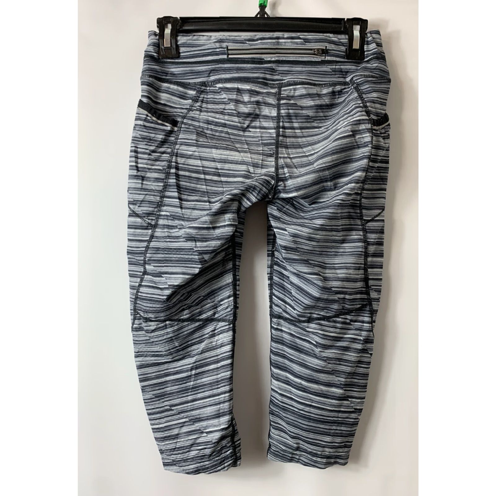 Athleta Womens Athleta Crop Leggings XS Gray Striped Leggings Activewear Small? Size 26" / US 2 / IT 38 - 3 Thumbnail
