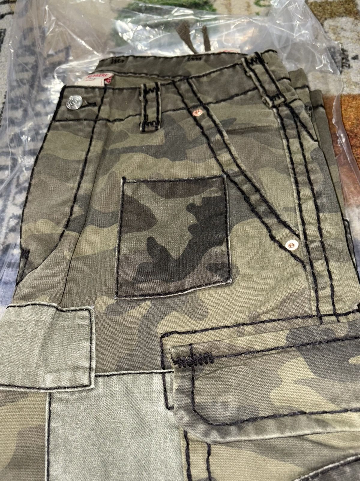 Supreme × True Religion Supreme True Religion Patchwork Cargo Pant Olive Camo Size US 30 / EU 46 - 2 Thumbnail
