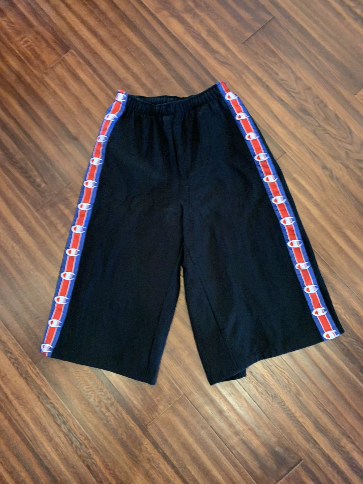 Vetements Vetements x Champion Reverse Weave Shorts - dmc Size US 26 / EU 42 - 1 Thumbnail