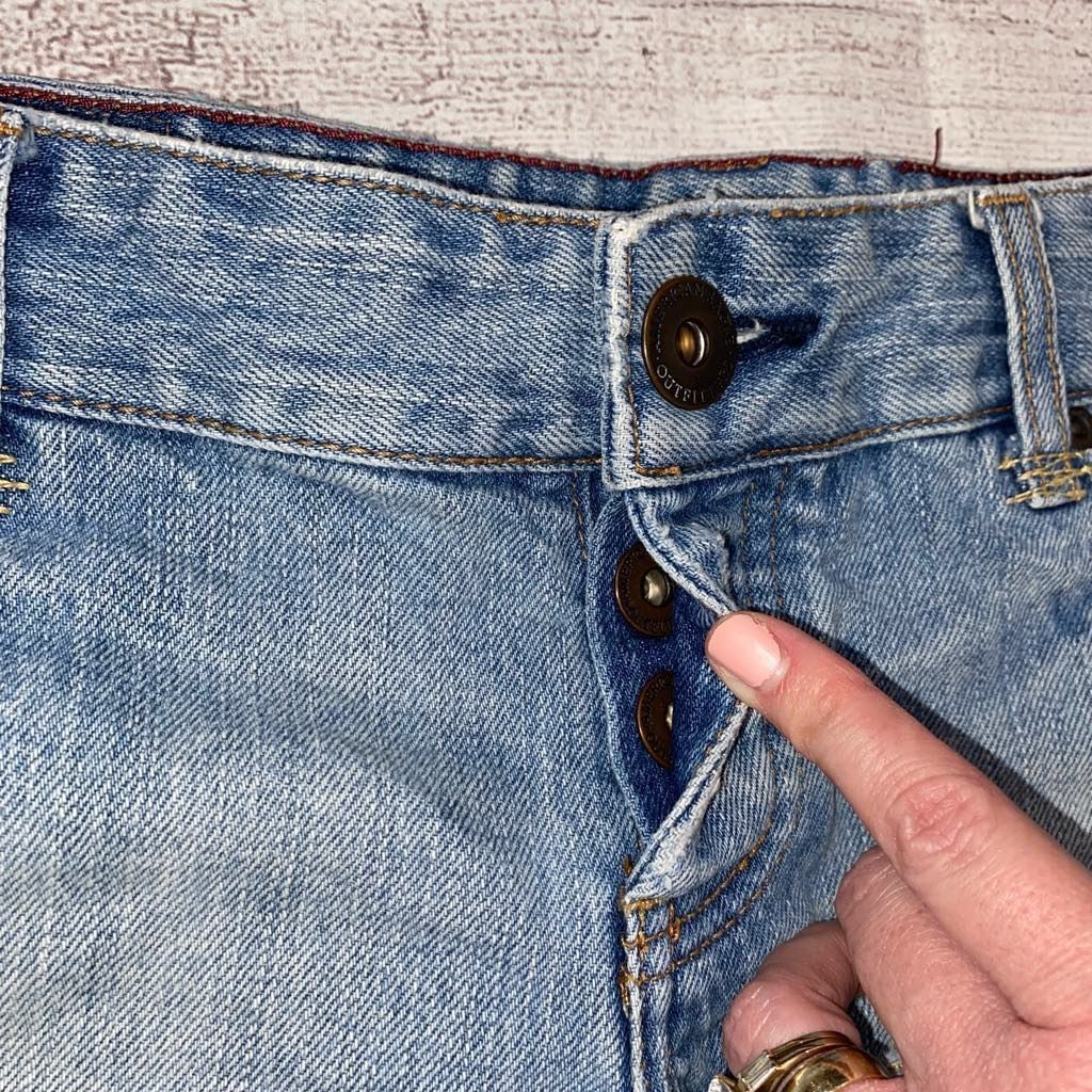 American Eagle Outfitters American Eagle ripped distressed 100% cotton short shorts sz Size 27" / US 4 / IT 40 - 3 Thumbnail