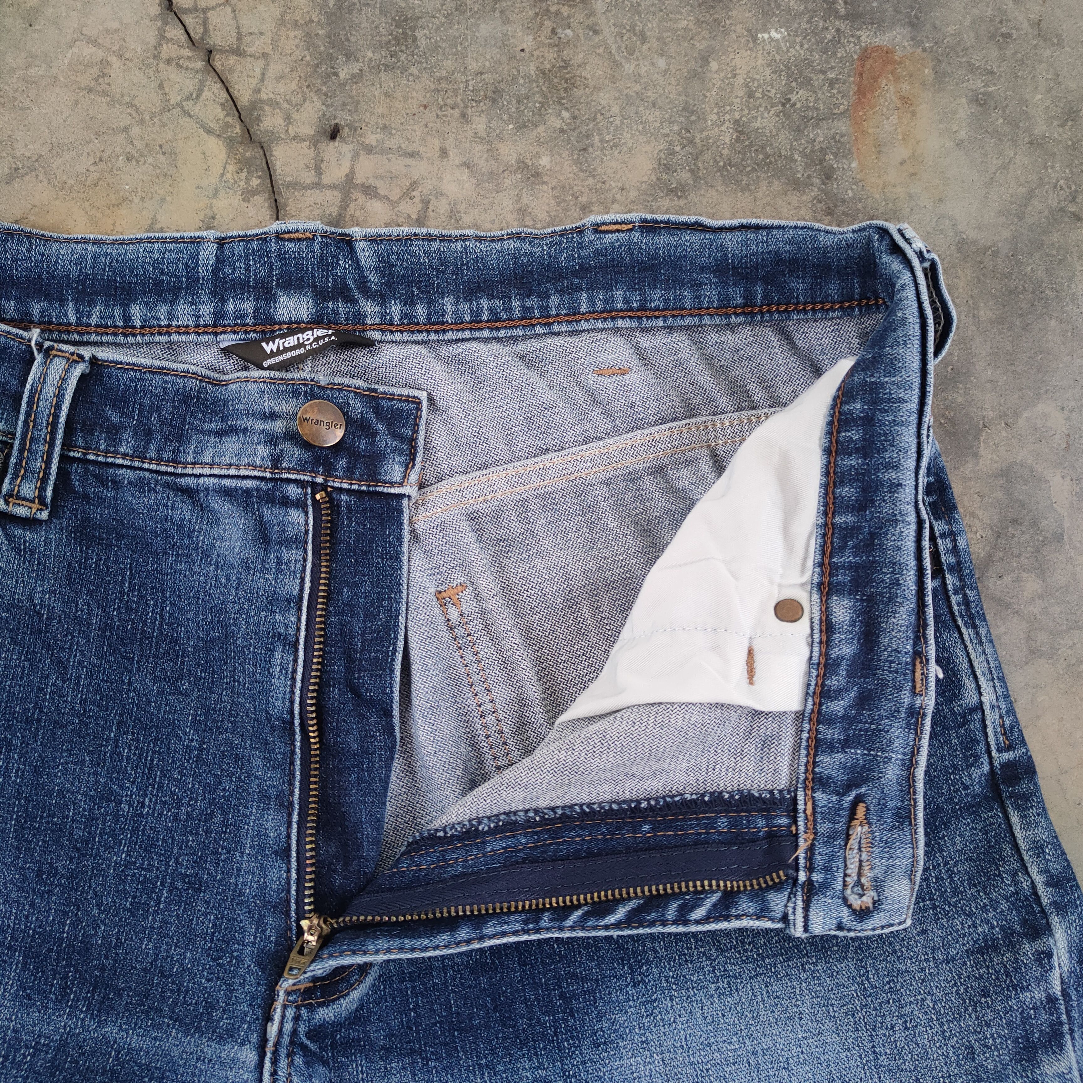 Wrangler W33 VINTAGE WRANGLER FADED DISTRESSED JEANS DENIM PANTS Size US 33 - 7 Thumbnail