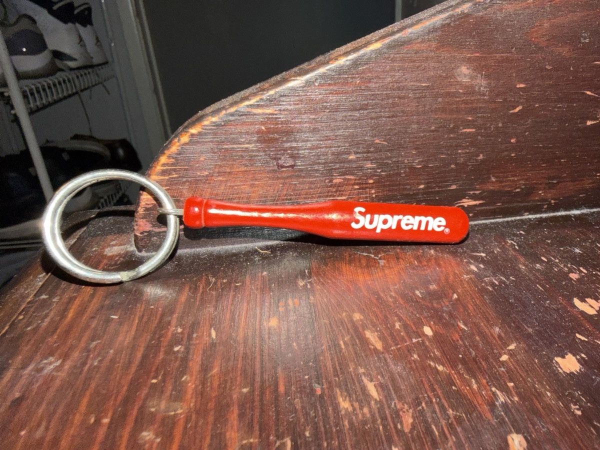 Supreme Supreme baseball bat keychain 2011 Size ONE SIZE - 2 Thumbnail