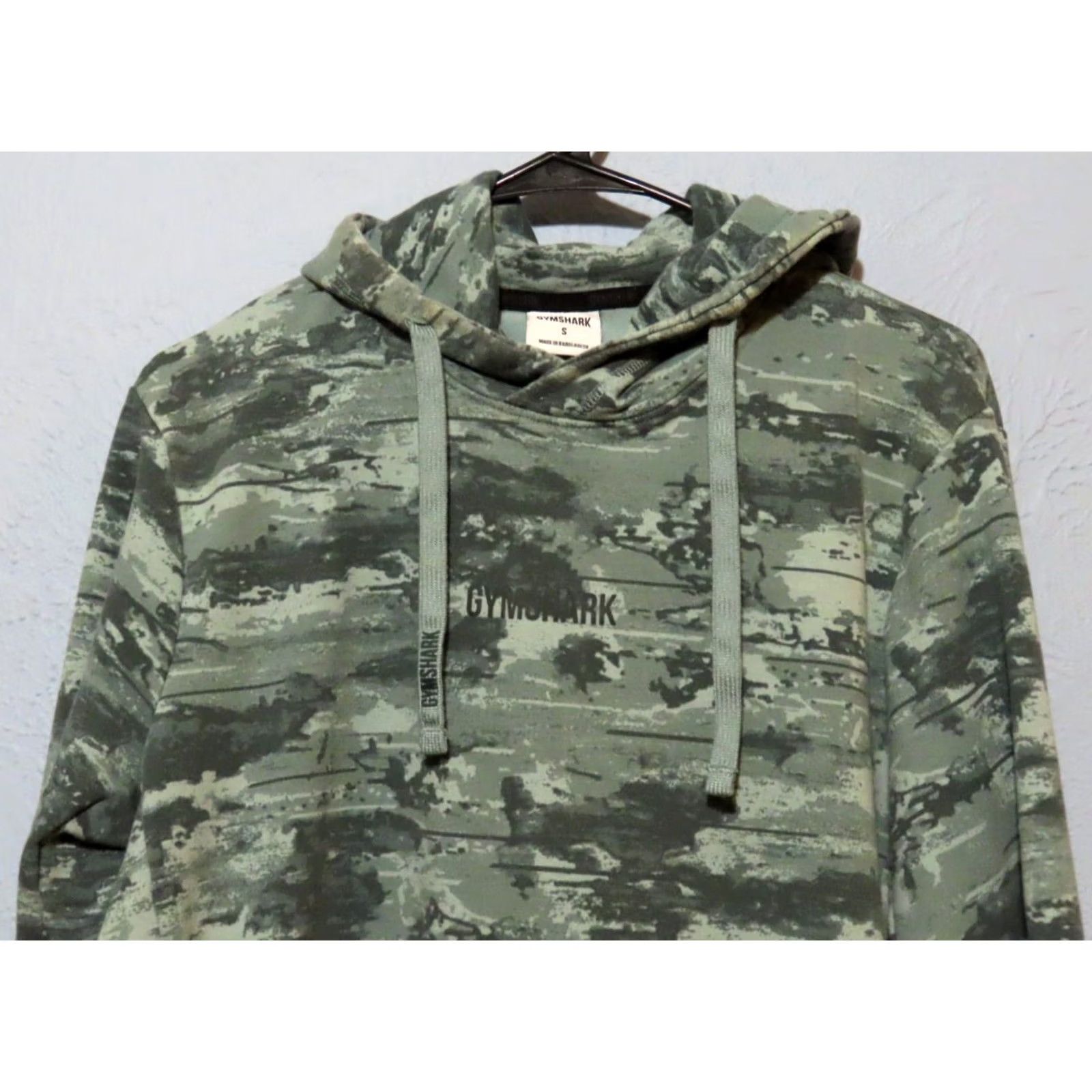 Gymshark Gymshark Hoodie Men Small Green Camo Pullover Multicolor Logo Hooded Pullover Sweatshirt Short Sleeve Not Applicable Size US S / EU 44-46 / 1 - 3 Thumbnail