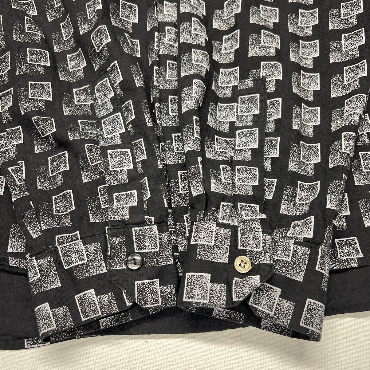 Vintage Vincente Nesi Button Up Shirt Black Print Geometric Squares Size US L / EU 52-54 / 3 - 11 Thumbnail