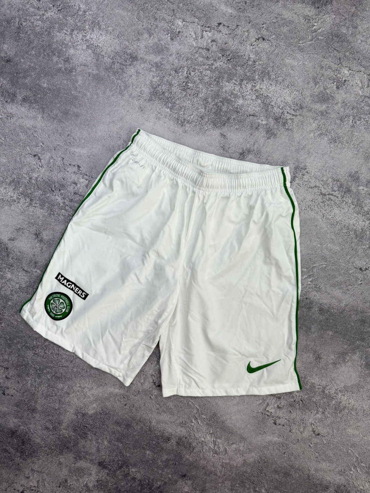 Nike Vintage Y2K Nike Celtic White Soccer Shorts Size US 32 / EU 48 - 2 Thumbnail